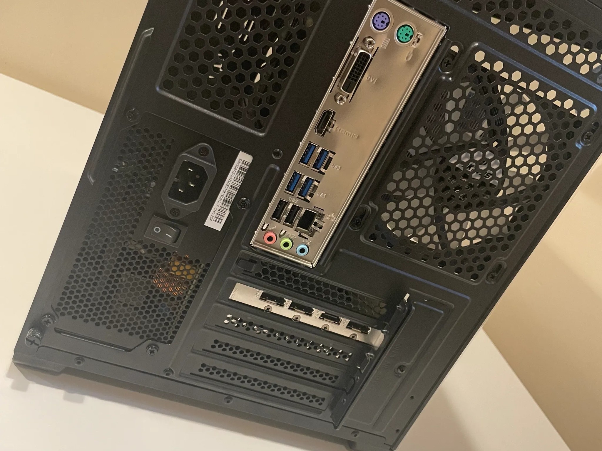 All-Black RGB Gaming PC – Ryzen 5 3600 / RX 6600