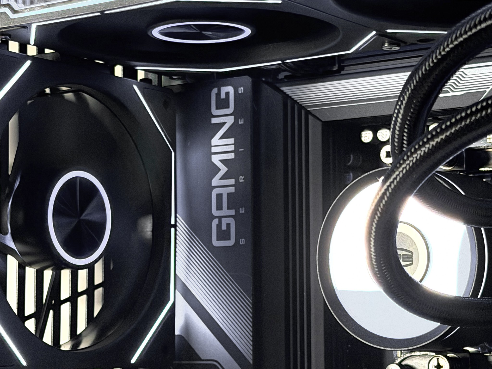 🐼👑King Panda V2|RTX 4070ti Ryzen 7 9700x 32gb ddr5 1tb👑🐼