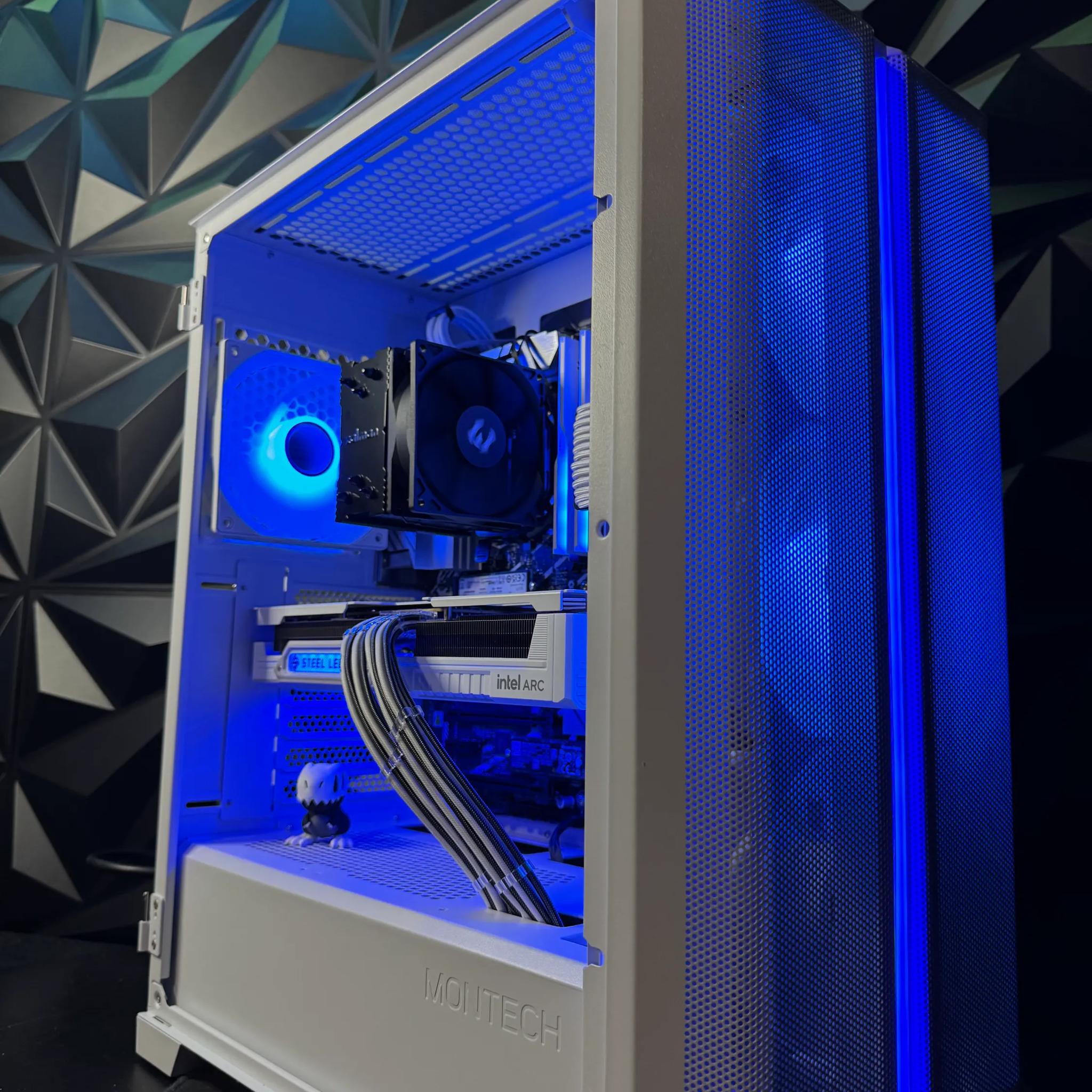 ⬜🔥🦖White Dino ⬜🔥🦖I5 14400F| ARC B580| 1.5 TB NVMe| 32 GB DDR5 6400MHz