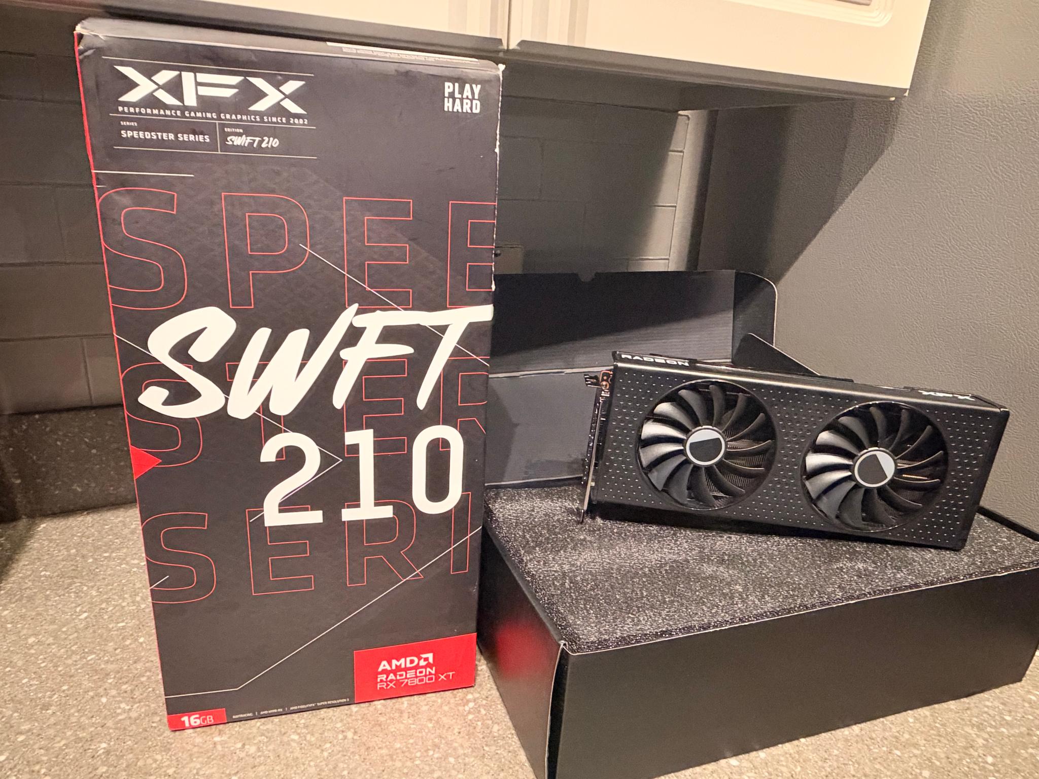 XFX Speedster SWFT210 Radeon RX 7800XT 16 GB GDDR6