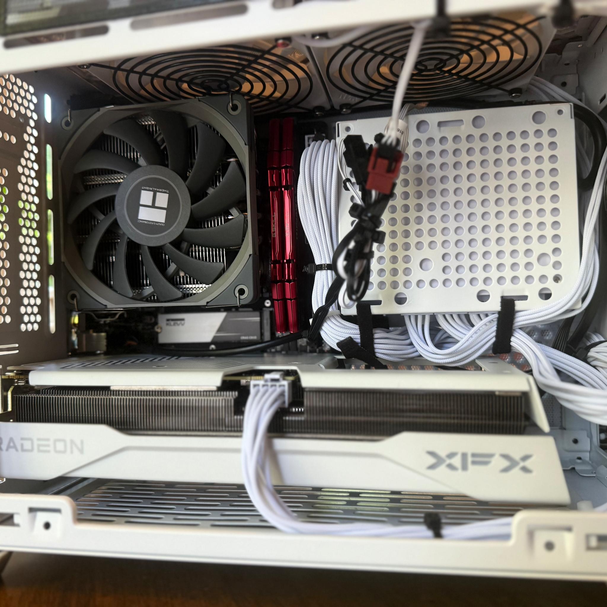 ▫️Small Form Factor▫️ RX 9060 XT 16GB | Ryzen 5700X | 32GB DDR4 | 2TB SSD