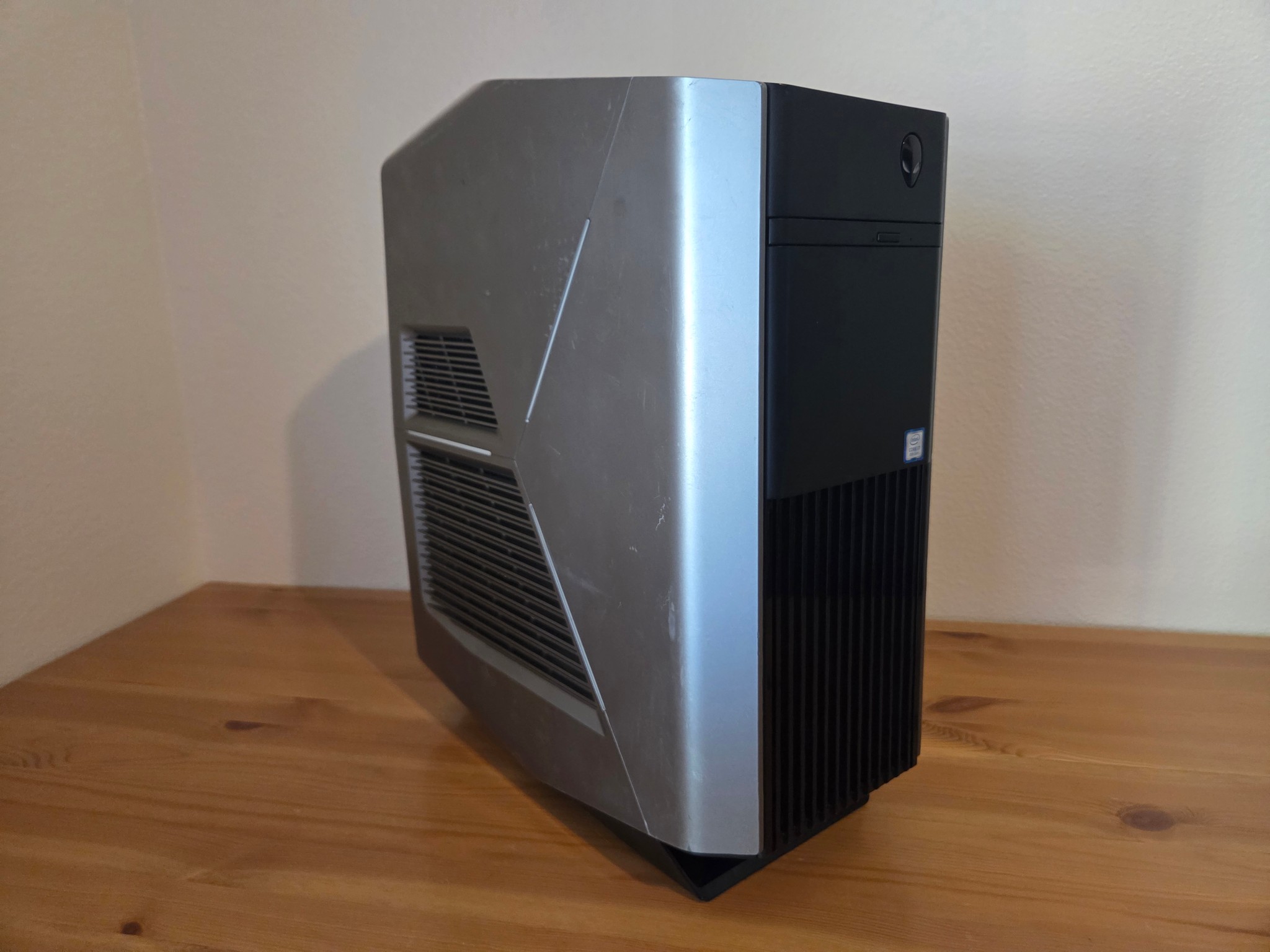 Budget Gaming Done Right! #6 ❄️Liquid Cooled i7 8700K❄️| GTX 1080 | 16GB Ram | Windows 11
