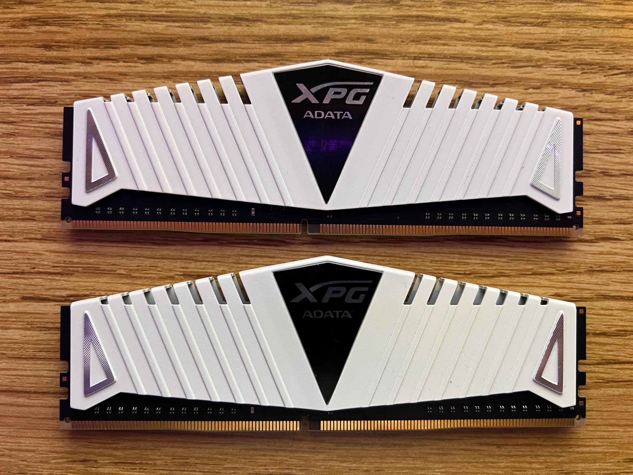 16GB (2x8GB) DDR4-3000MHz CL16 ADATA XPG RAM Memory White