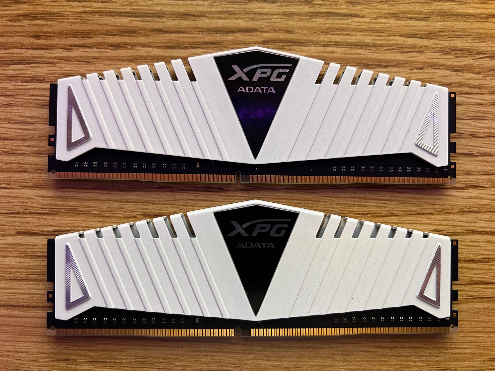 16GB (2x8GB) DDR4-3000MHz CL16 ADATA XPG RAM Memory White