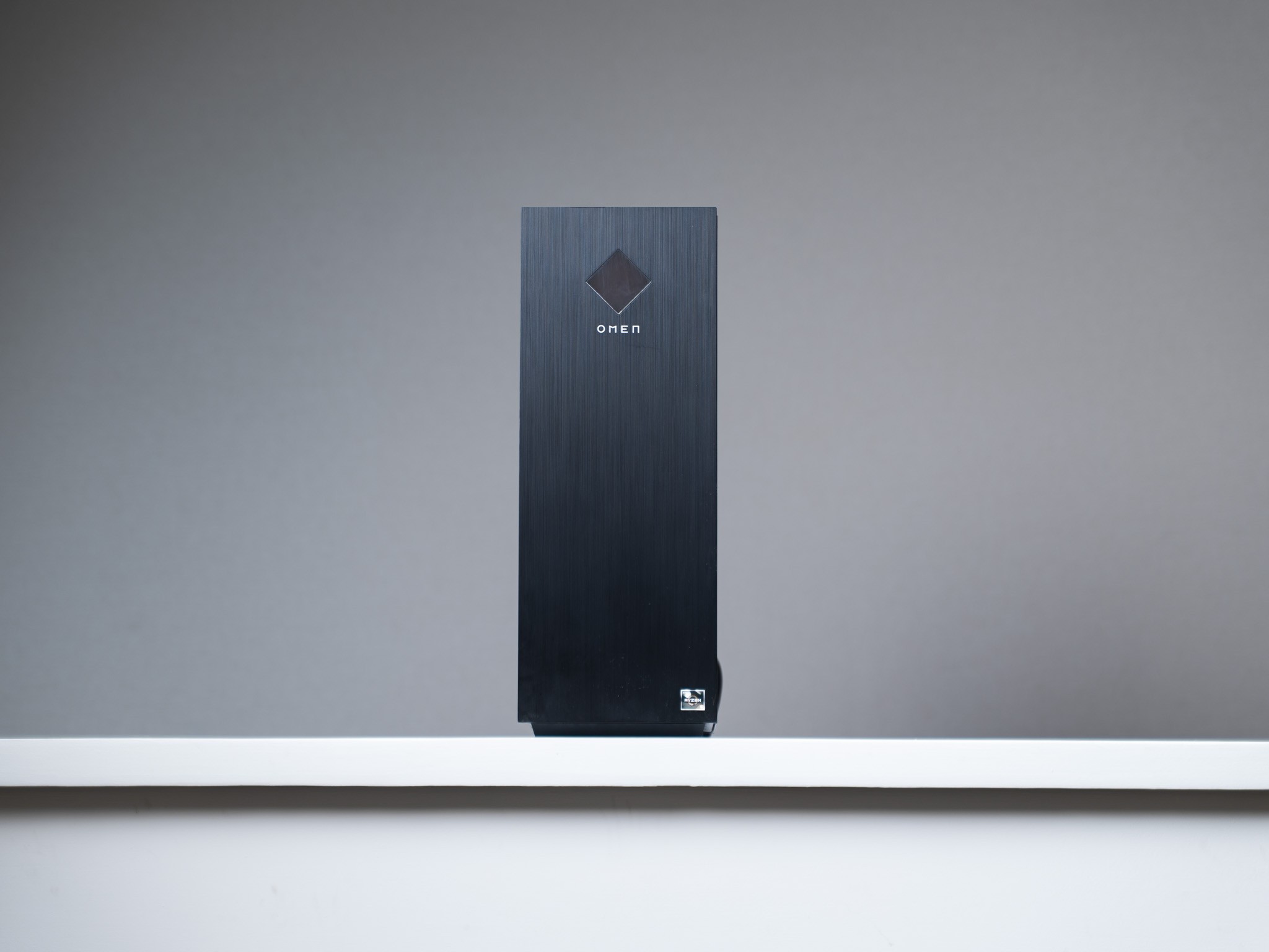 “Omenform” RTX 2070 Super Ryzen 5 3500 16GB 800GB Windows 11 Gaming PC Powerhouse