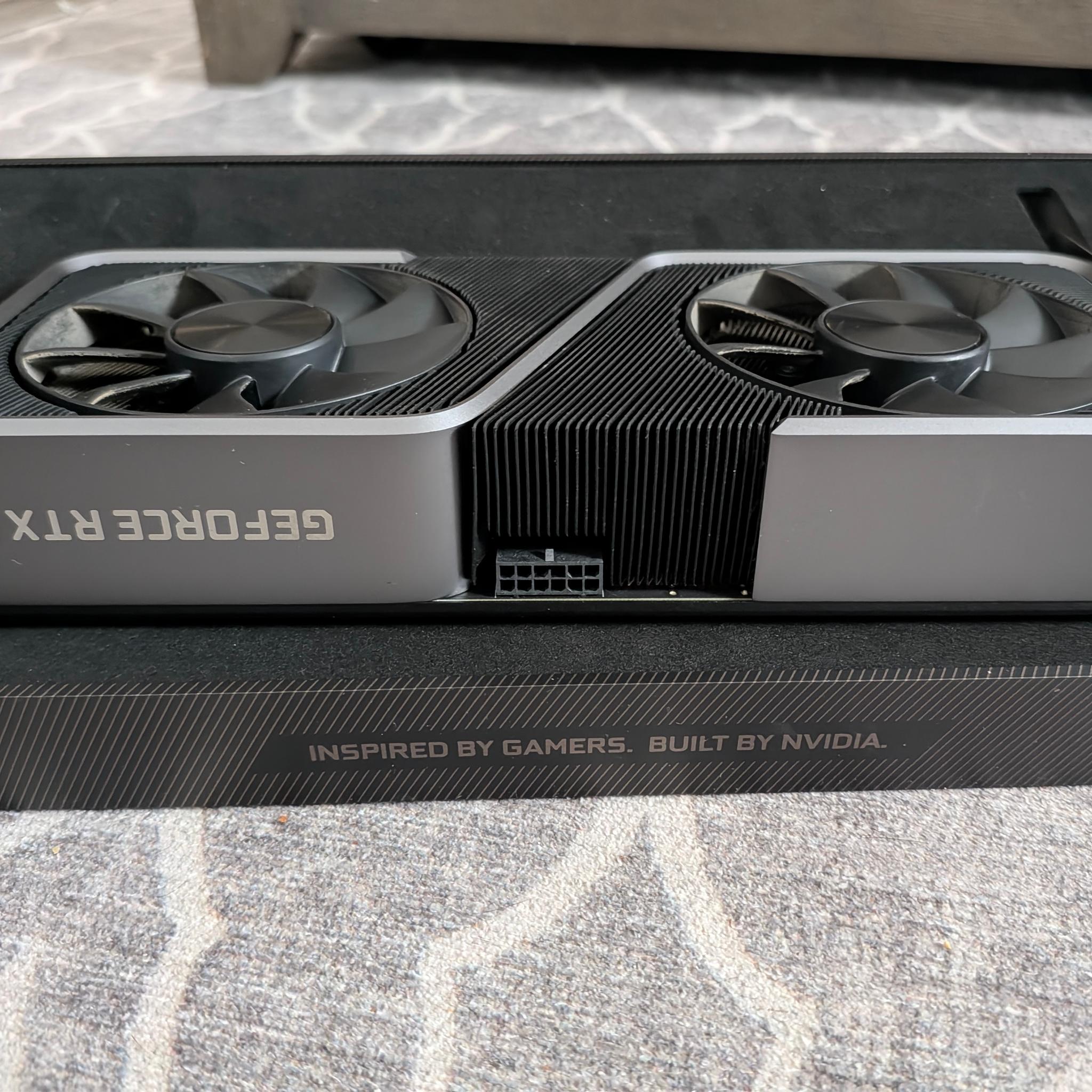 NVIDIA GeForce RTX 3070 Founders Edition w/box and 12 pin power