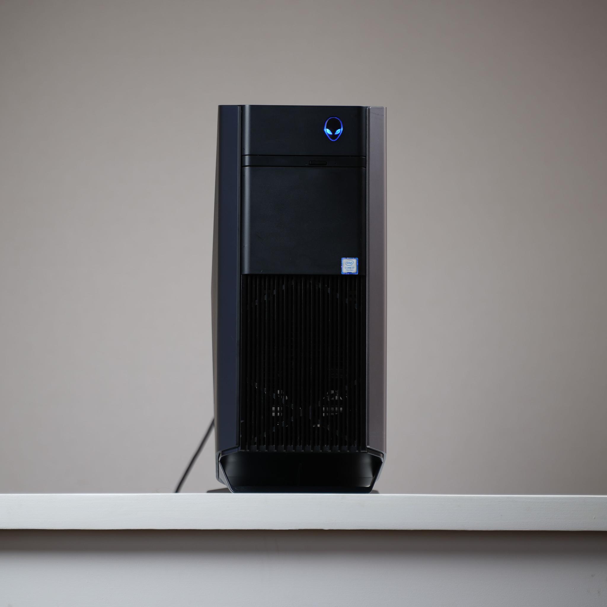 “Alienform 4” GTX 1070 Intel Core i7 7700 16GB .9TB Windows 11 Gaming PC Powerhouse