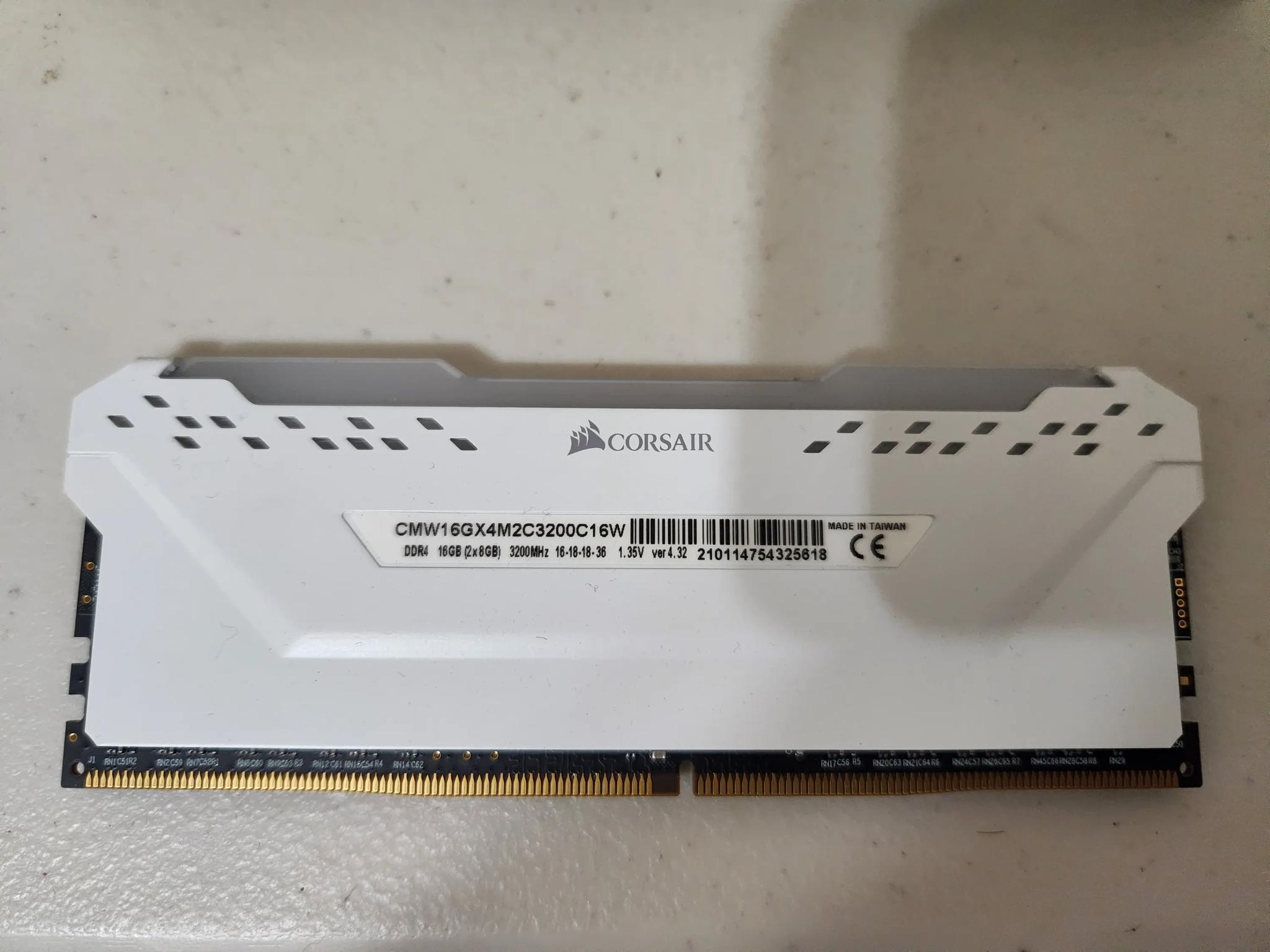 Corsair Vengeance RGB Pro DDR4-3200MT/s CL16 2x8GB Kit