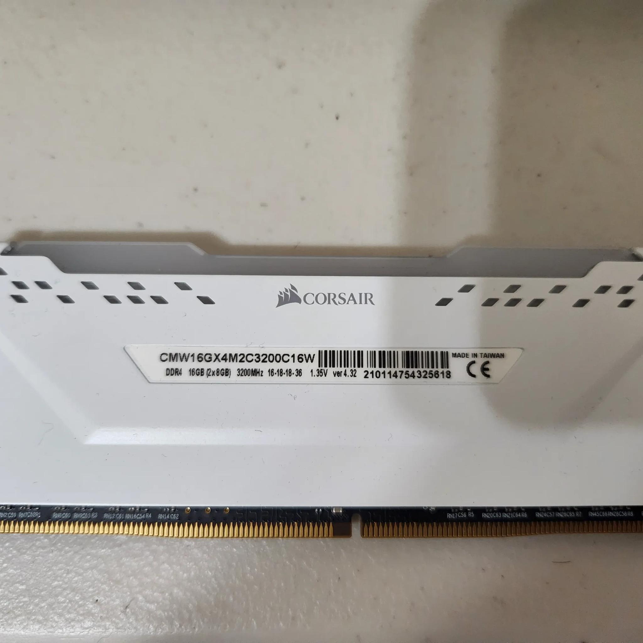 Corsair Vengeance RGB Pro DDR4-3200MT/s CL16 2x8GB Kit