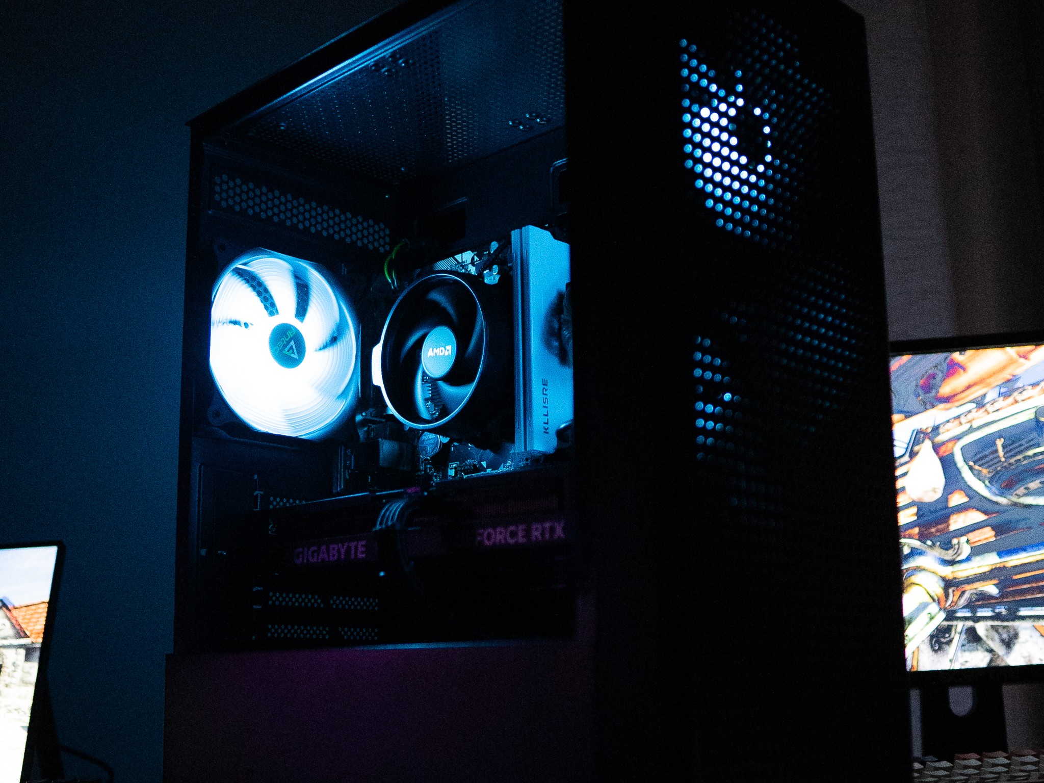 ⛈️❄️ | GIGABYTE RTX 4060 Ti | RYZEN 7 5700X | 32GB DDR4 RAM | 2TB NVME SSD | Arctic Snow 2.0