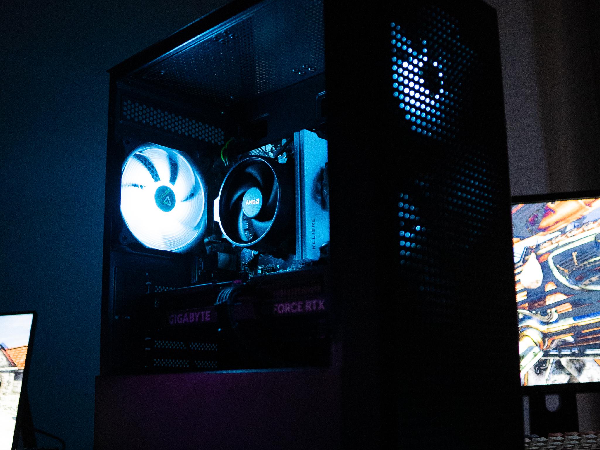 ⛈️❄️ | GIGABYTE RTX 4060 Ti | RYZEN 7 5700X | 32GB DDR4 RAM | 2TB NVME SSD | Arctic Snow 2.0