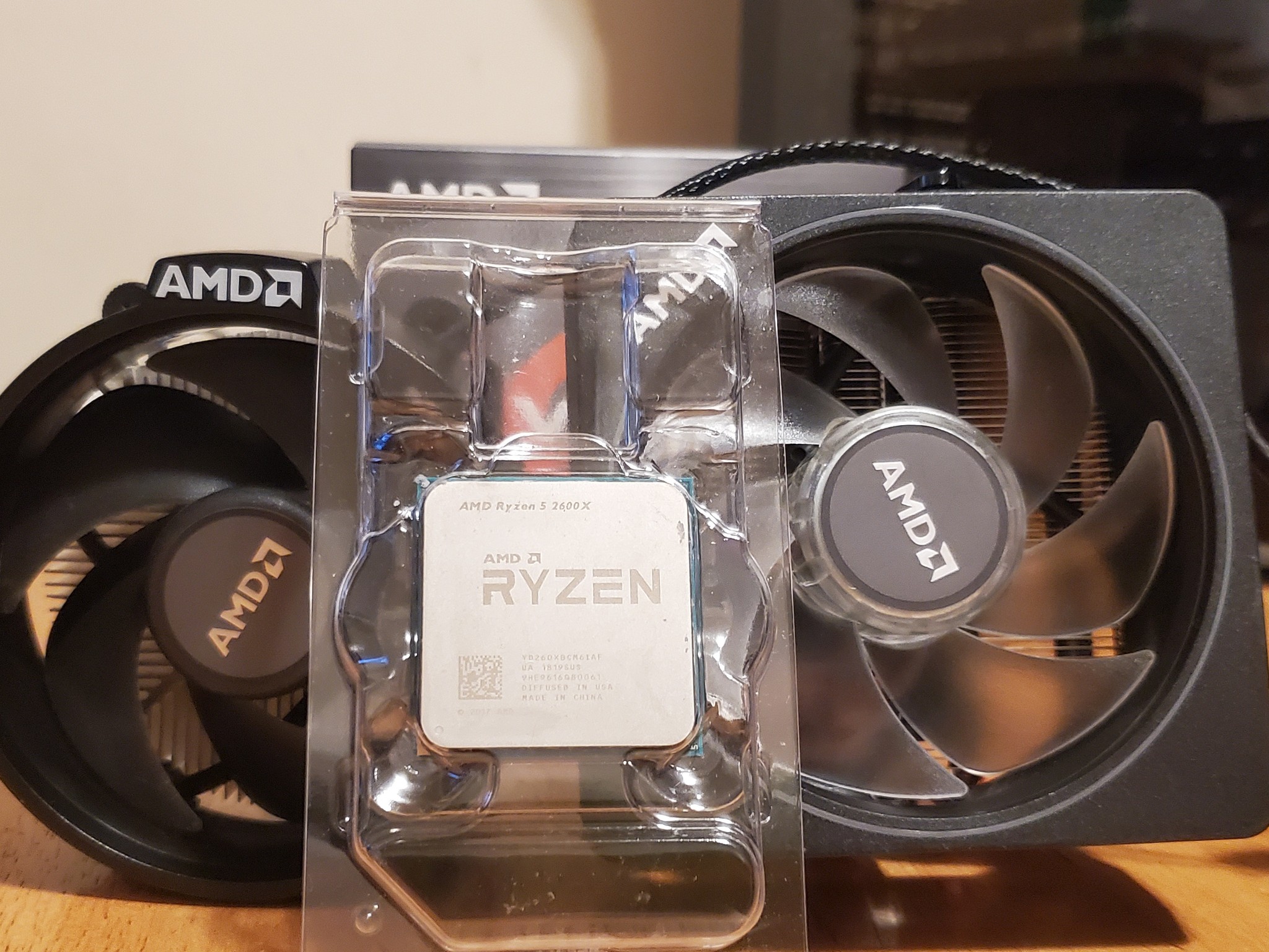 AMD Ryzen 5 2600X WITH COOLER
