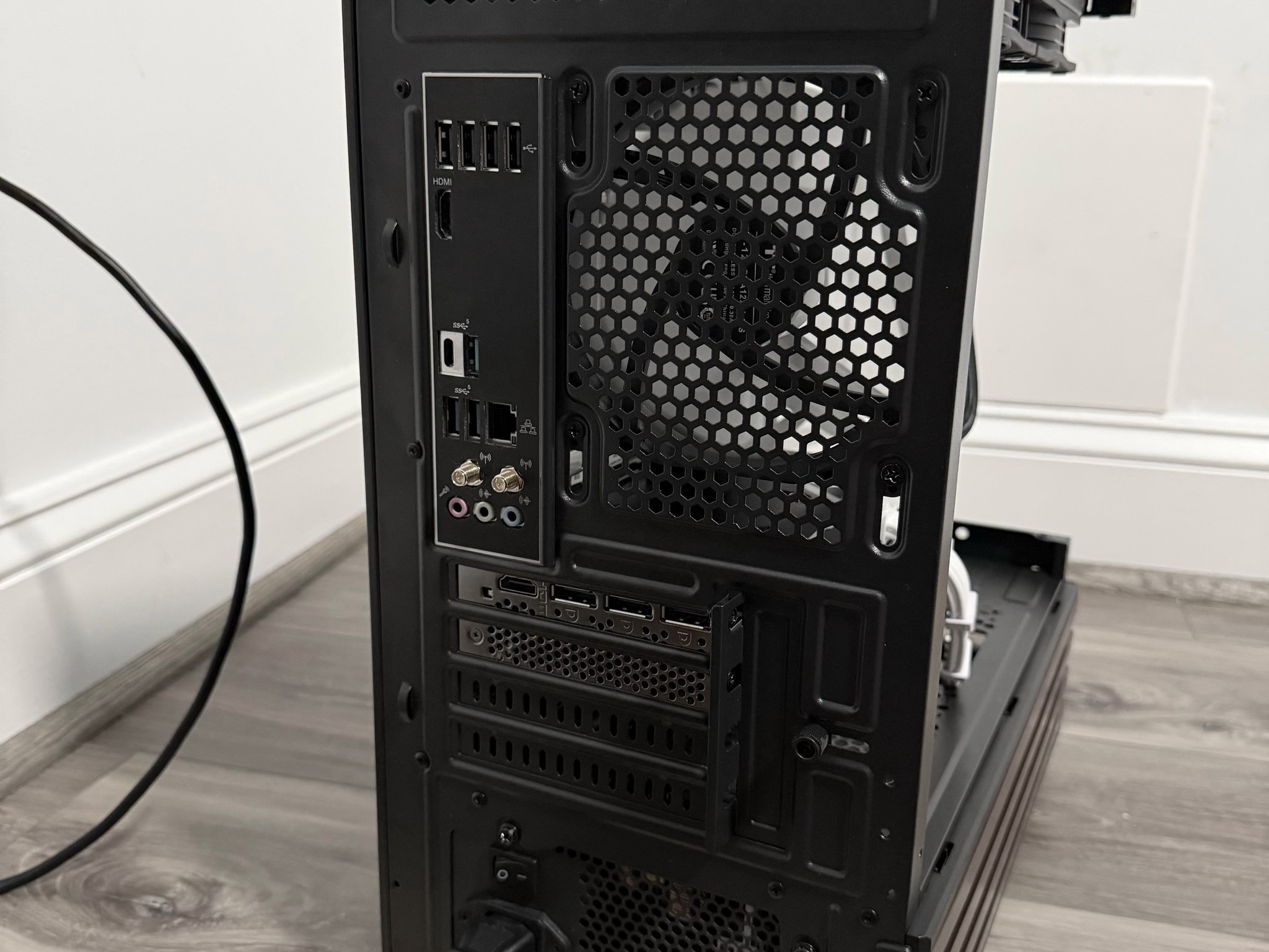 ⚫️"Carbon Pulse "⚫️| 1440p Gaming | Intel i7 13700F | RTX 4060 Ti 16GB | 32B DDR5 Ram | 2TB Storage