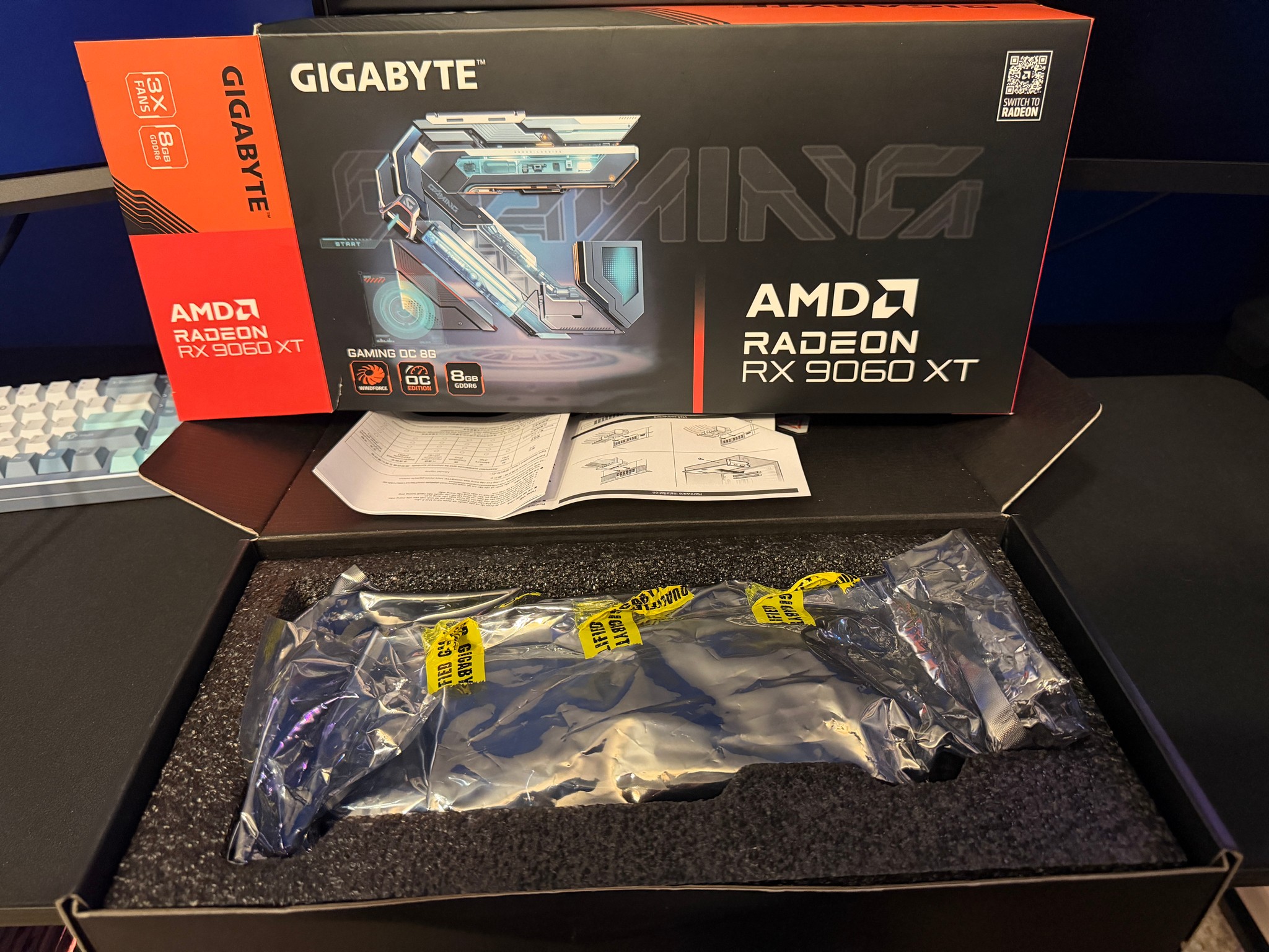 Radeon RX 9060xt 8gb triple fan OC edition