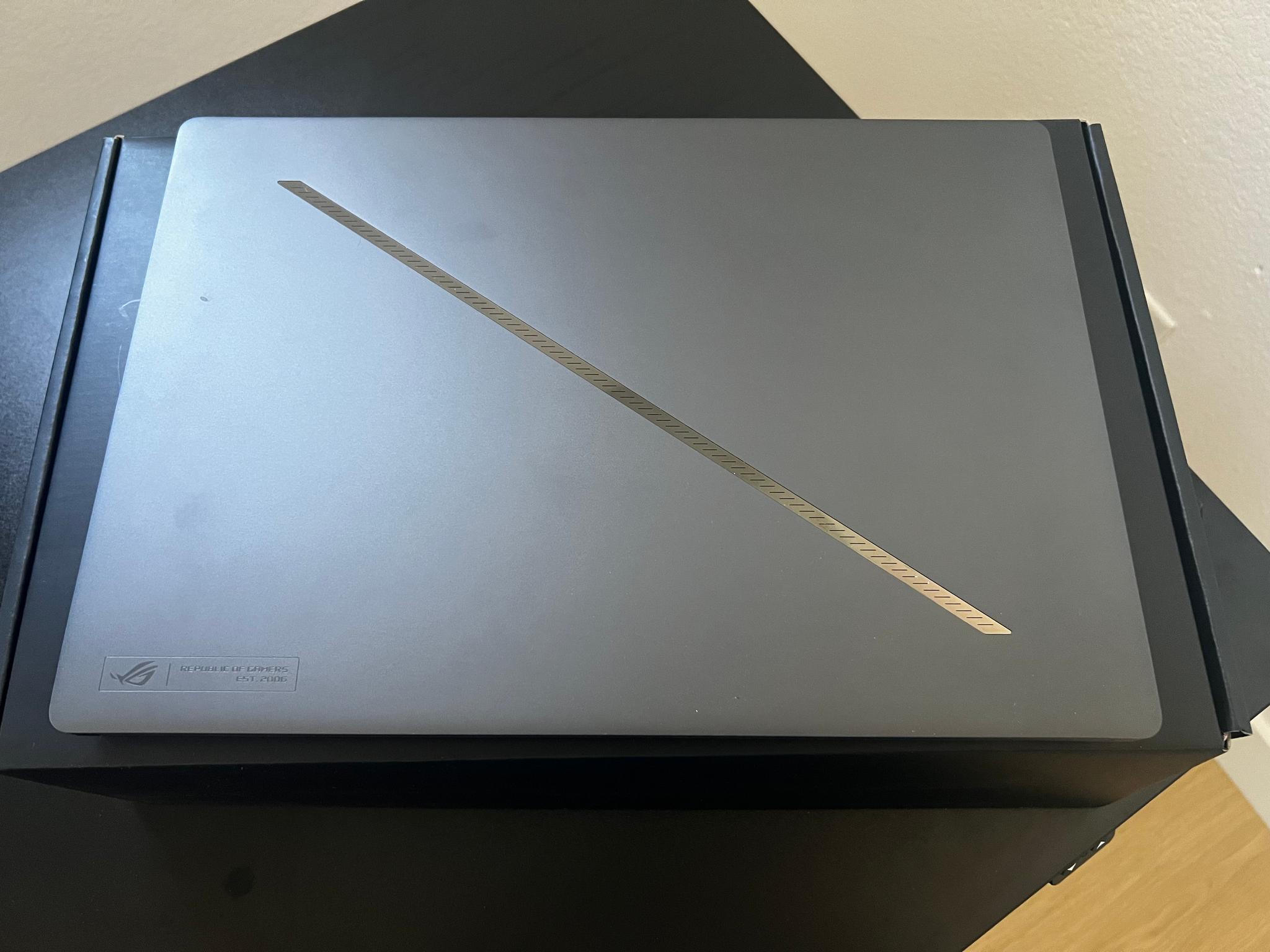 ASUS ROG Zephyrus G16 OLED RTX 5070 Ti 12GB | Intel Core Ultra 9 285H | 32GB RAM | 1TB SSD | 240Hz