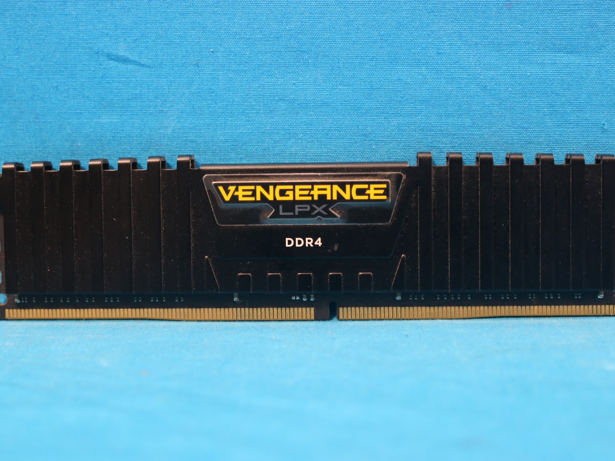 Corsair Vengeance LPX 16GB (1x16GB) DDR4 2400MHz CL16 1.2V Desktop RAM CMK16GX4M1A2400C16