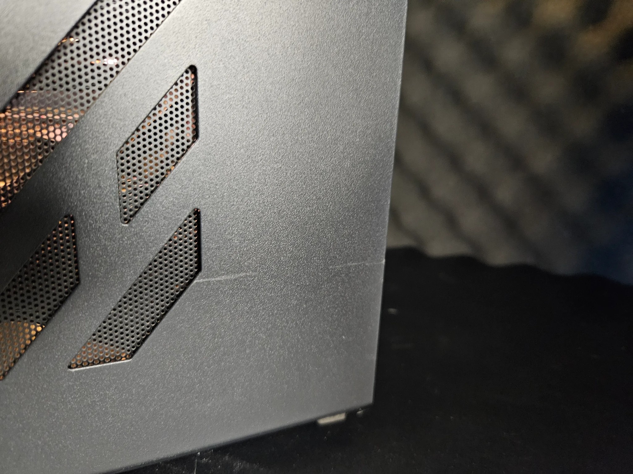 Scratch sale!! Portable liquid cooled RIG Ryzen 7 7800X3D / 32GB / 2TB SSD / RTX3060