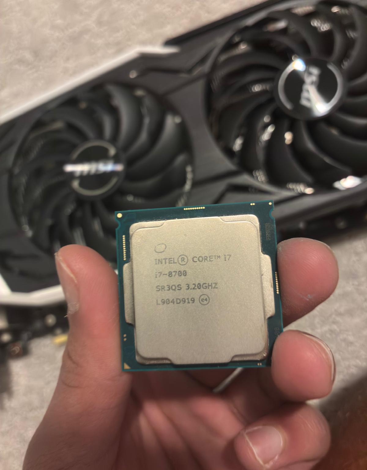 i7 8700 + ASUS Z370 Plus gaming + Evga 650w