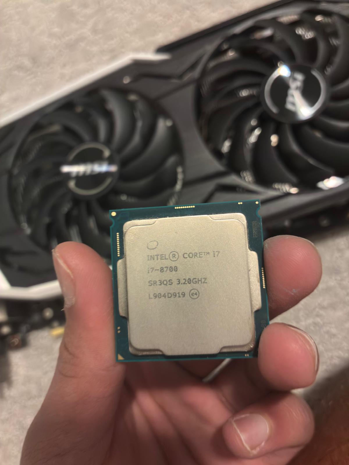 i7 8700 + ASUS Z370 Plus gaming + Evga 650w