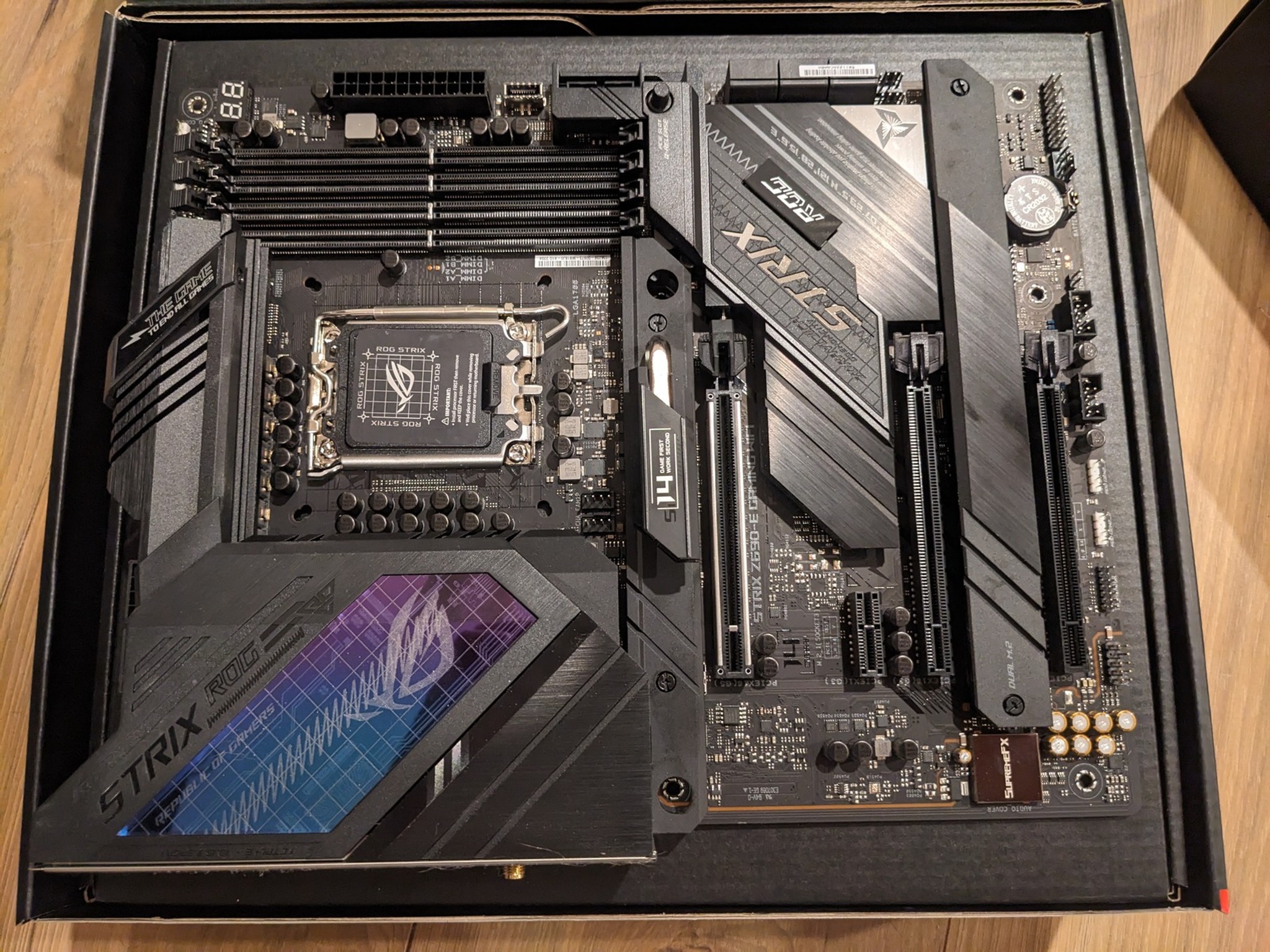 Intel Core i7-13700K w/ ASUS ROG Strix Z690-E Gaming WiFi 6E 32GB DDR5 6000mt/s cl36