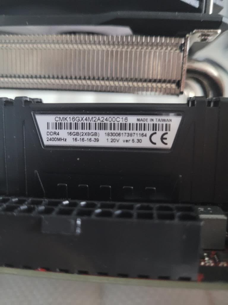 Corsair Vengeance LPX 16GB (2x8GB) DDR4 DRAM 2400MHz C16 Desktop Memory Kit