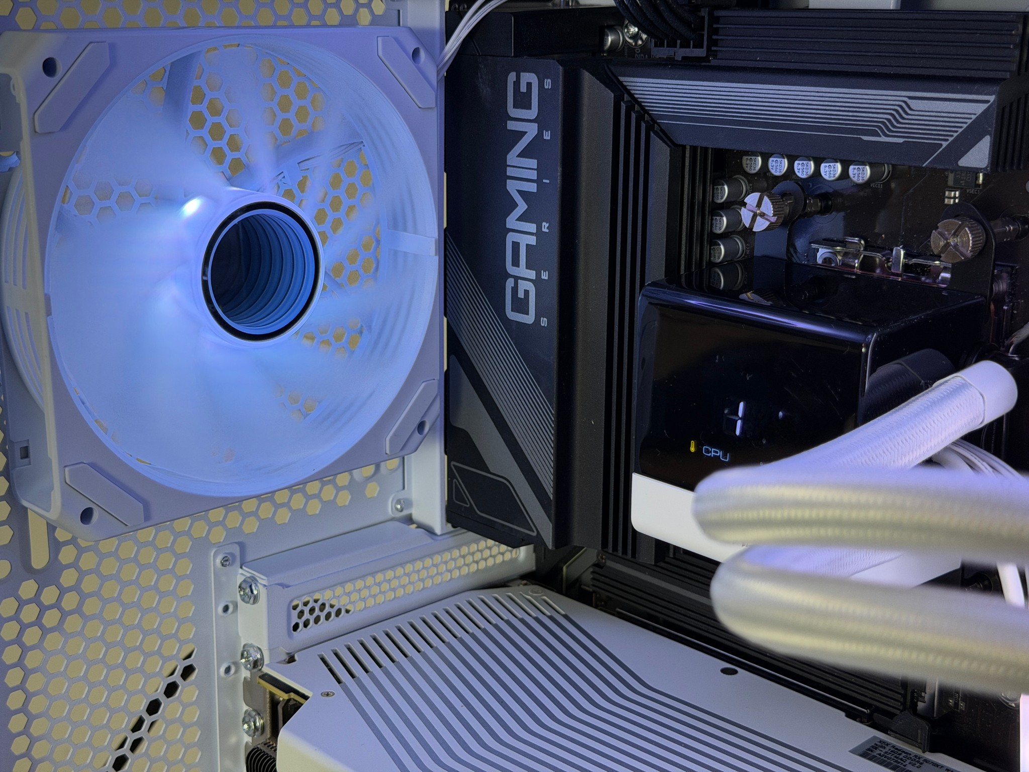 ⚪ RX 9070 XT RYZEN 7 X3d WHITE GAMING PC ⚪ | RYZEN 7 7800X3D | 32GB DDR5 | 2TB SSD