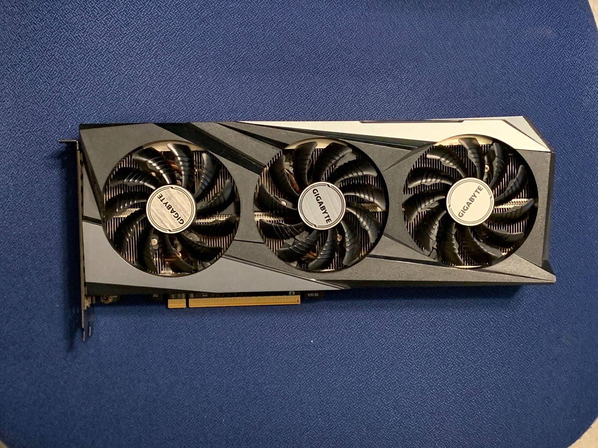 GIGABYTE Radeon RX 6600 XT GAMING OC 8GB GDDR6 Graphics Card, used.