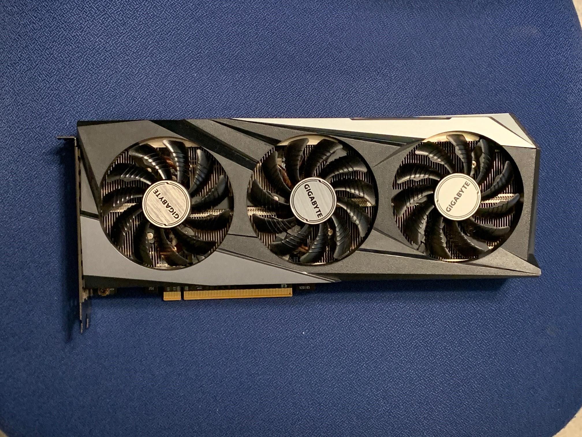 GIGABYTE Radeon RX 6600 XT GAMING OC 8GB GDDR6 Graphics Card, used.
