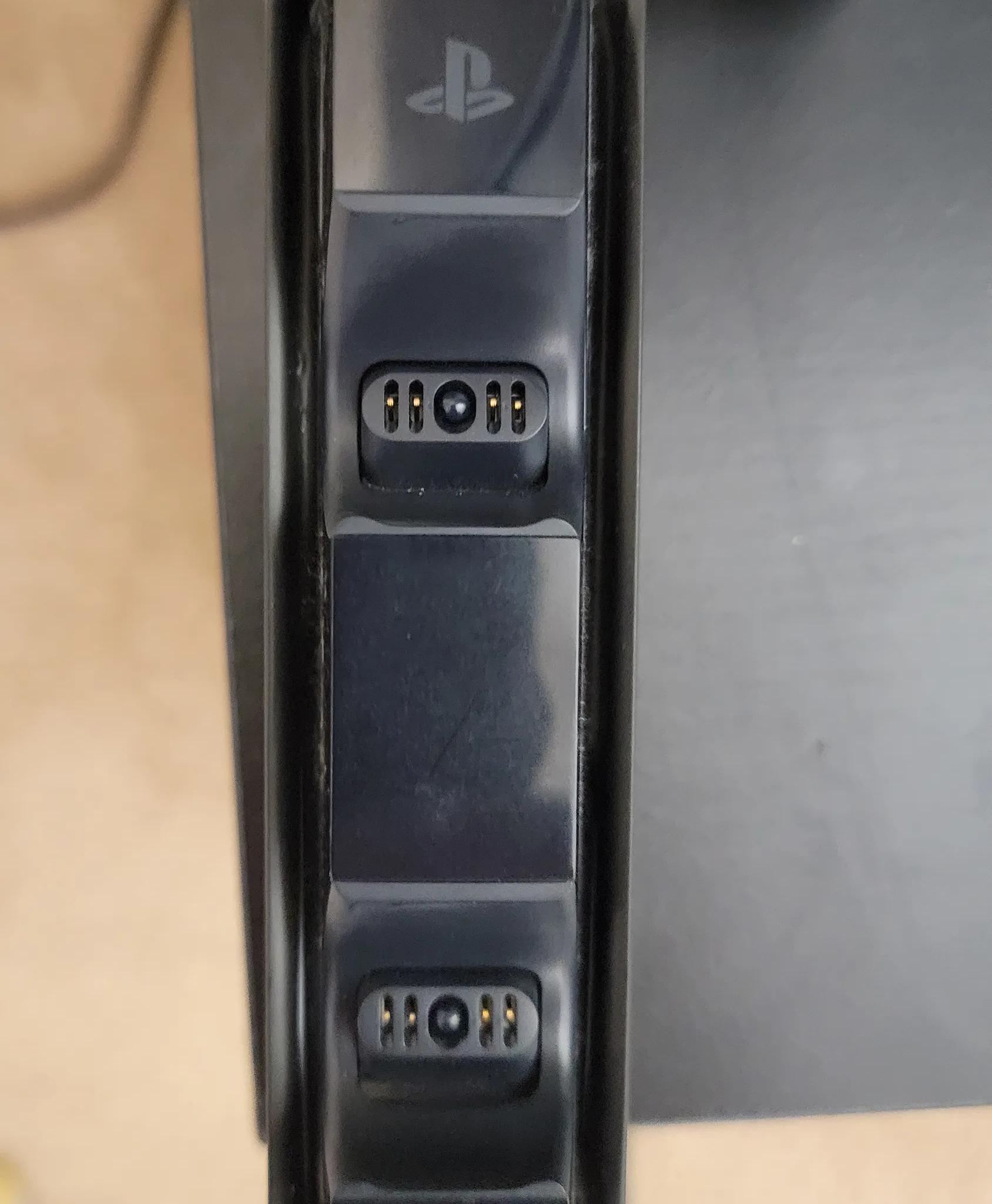 PlayStation 5 (Disc Ver.) Comes with 5 games, 2 Controllers, Media Remote and more (see description)