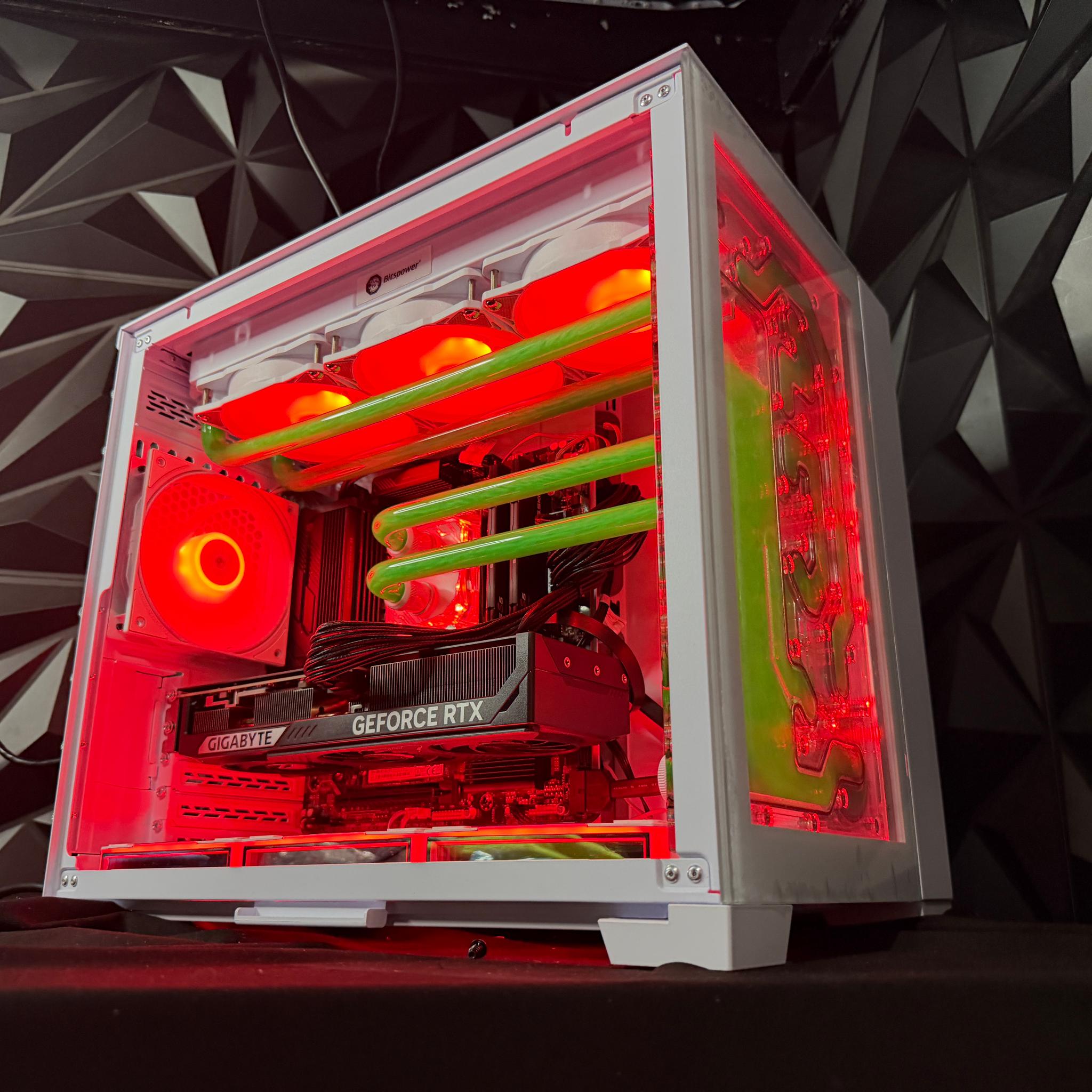 ☢️💚 GAMMA RAY 💚☢️7800X3D | RTX 5070| 2.25 TB NVMe| 32 GB DDR5| 850W Gold PSU
