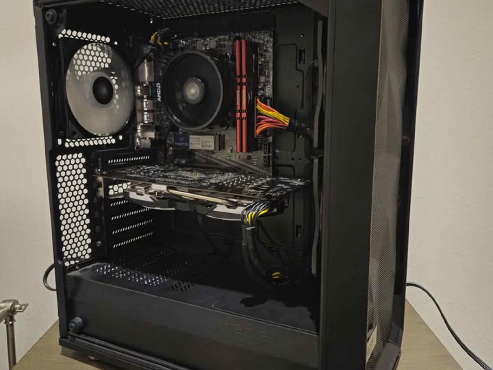 ULTRA BUDGET | RX580, Ryzen 5 2600, 16GB Ram | Black Gaming Computer