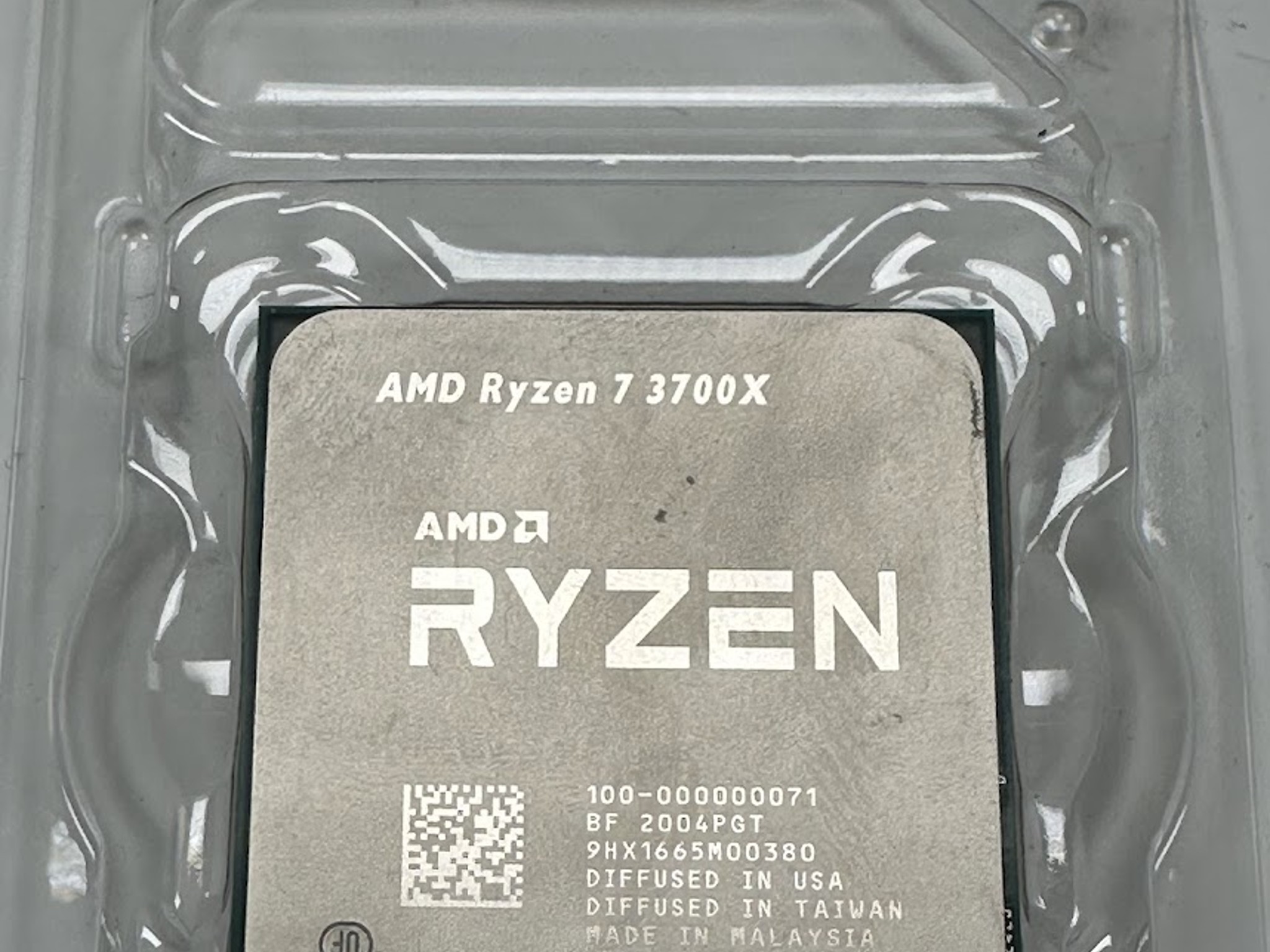 Like new Ryzen 7 3700X with NIB Wraith CPU cool