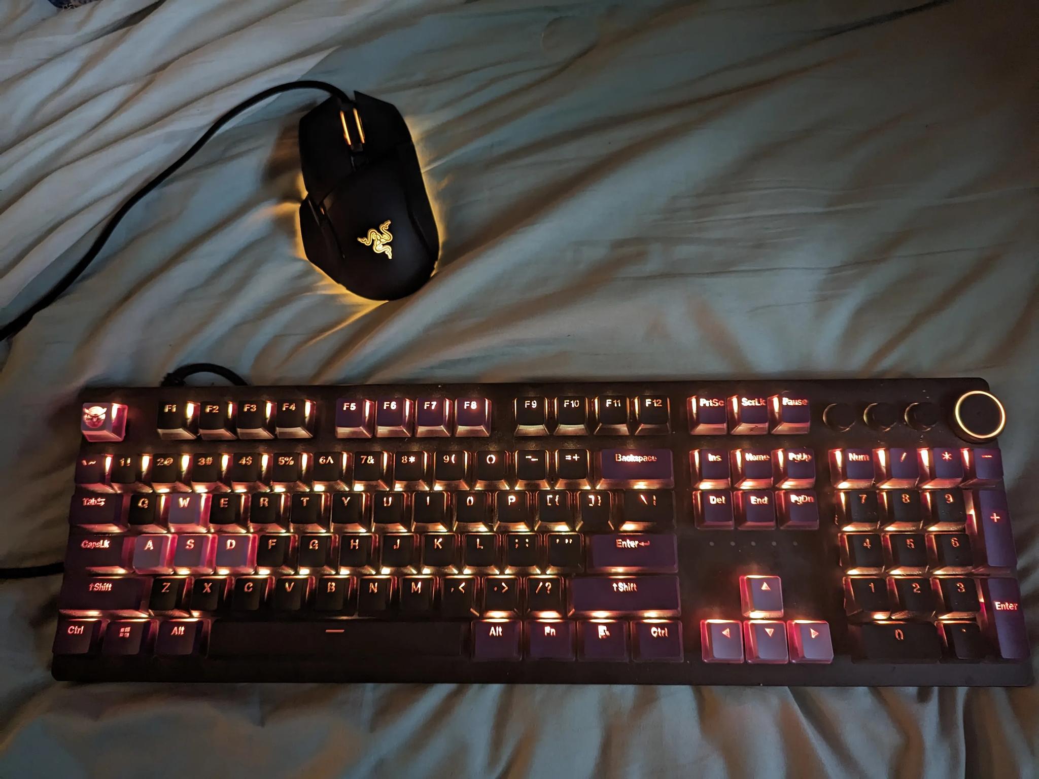 *GREAT CONDITION* Razer Huntsman V2 RGB Mechanical Keyboard + Razer Basilisk V3 RGB Mouse