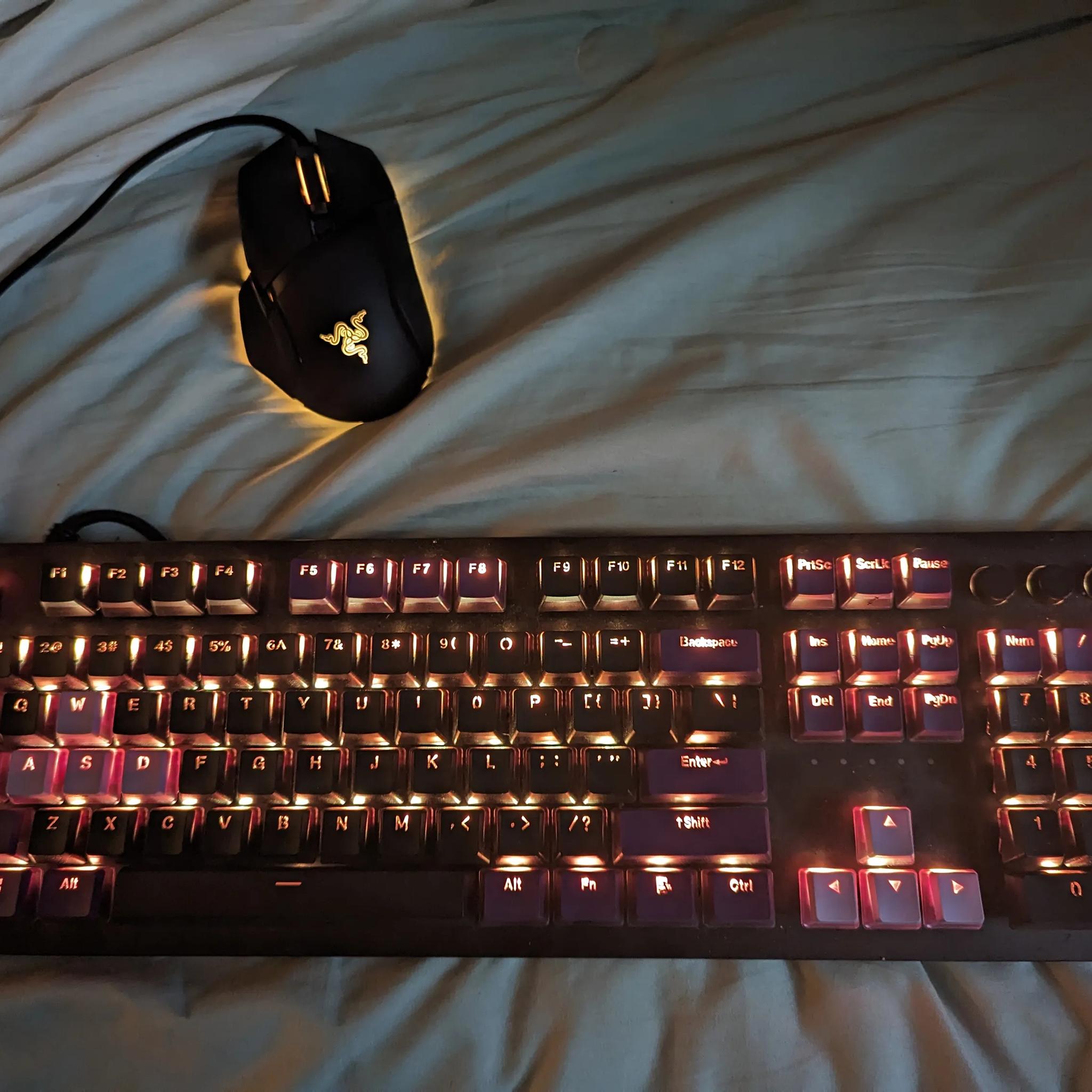 *GREAT CONDITION* Razer Huntsman V2 RGB Mechanical Keyboard + Razer Basilisk V3 RGB Mouse
