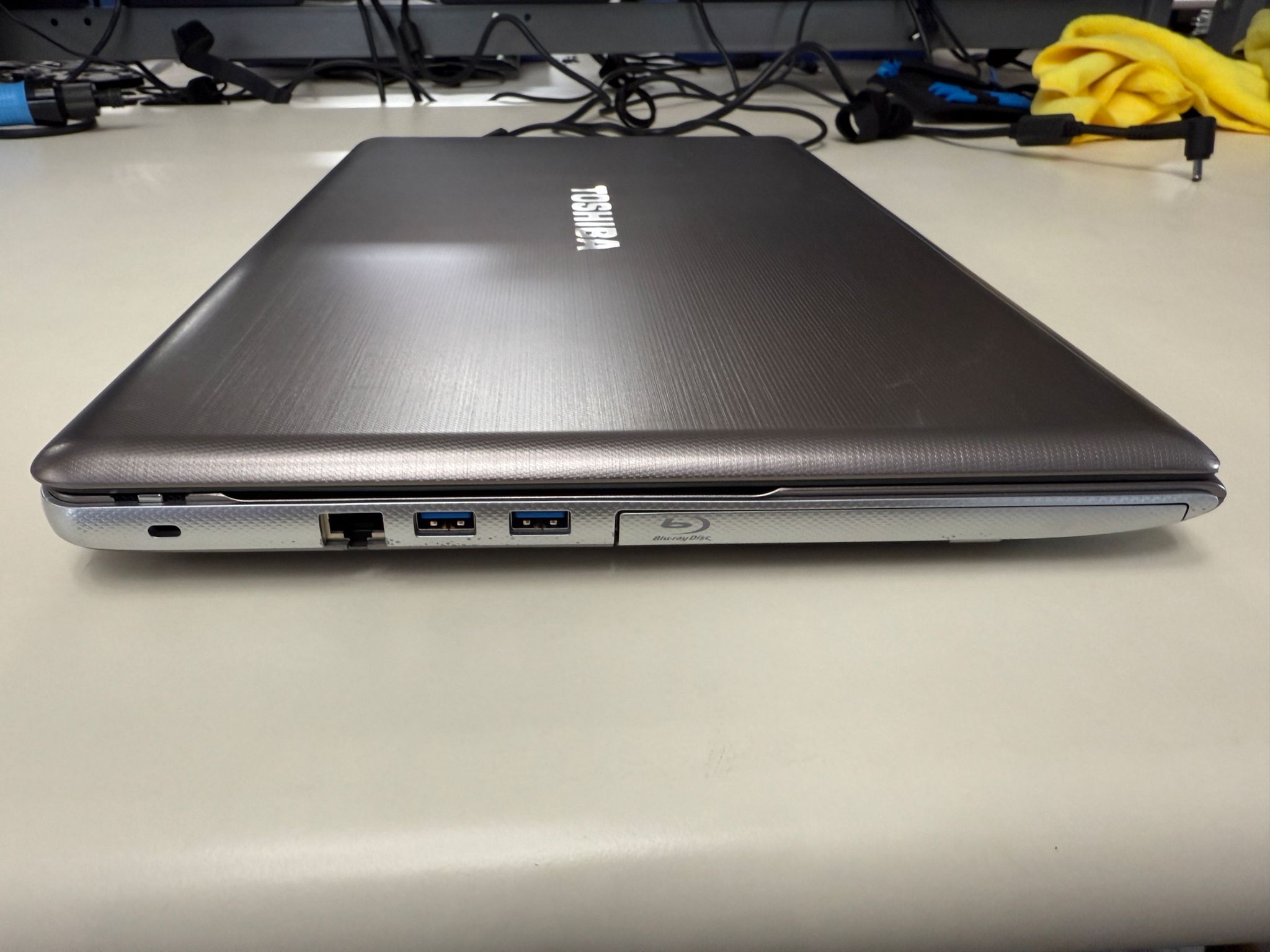 Toshiba Satellite P870- i7-3630QM+GeForce GT 630m+ 32GB Ram+ 256 SSD+W10