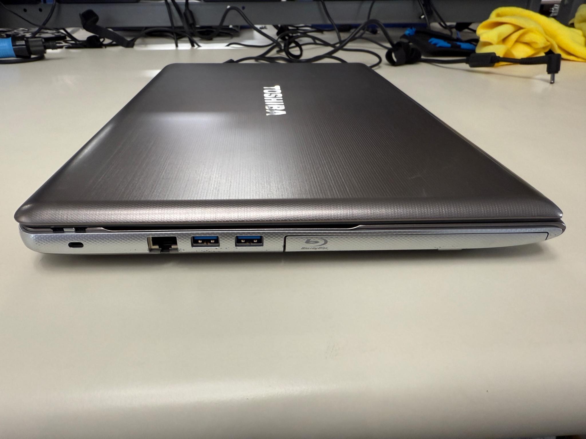 Toshiba Satellite P870- i7-3630QM+GeForce GT 630m+ 32GB Ram+ 256 SSD+W10
