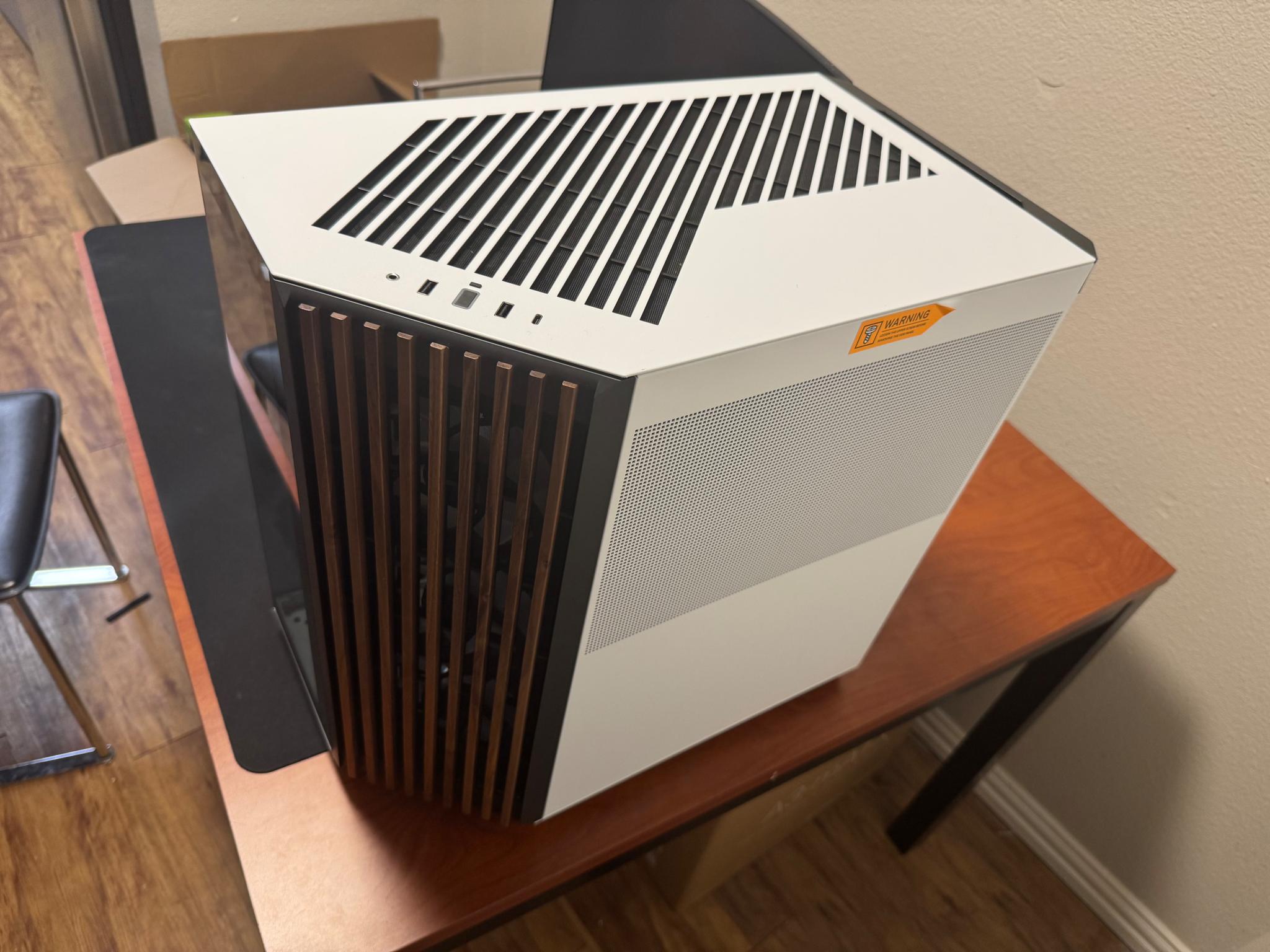 RTX 5080 - Ryzen 7 9700x - 32GB 6000mt/s DDR5 - 3TB of nvme SSD - Stream/gaming/creator ready