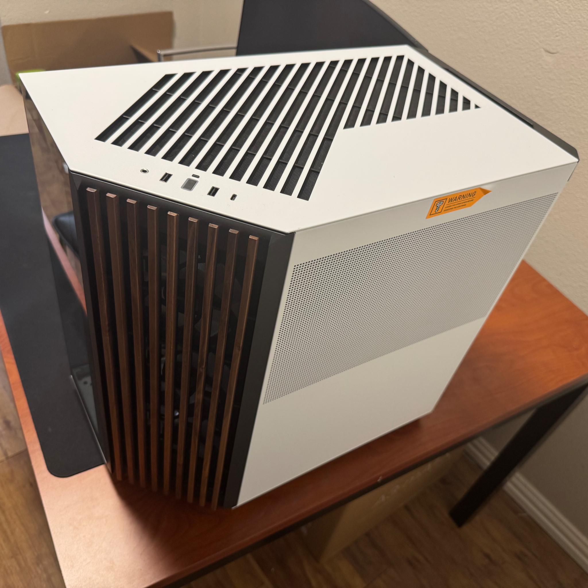 RTX 5080 - Ryzen 7 9700x - 32GB 6000mt/s DDR5 - 3TB of nvme SSD - Stream/gaming/creator ready