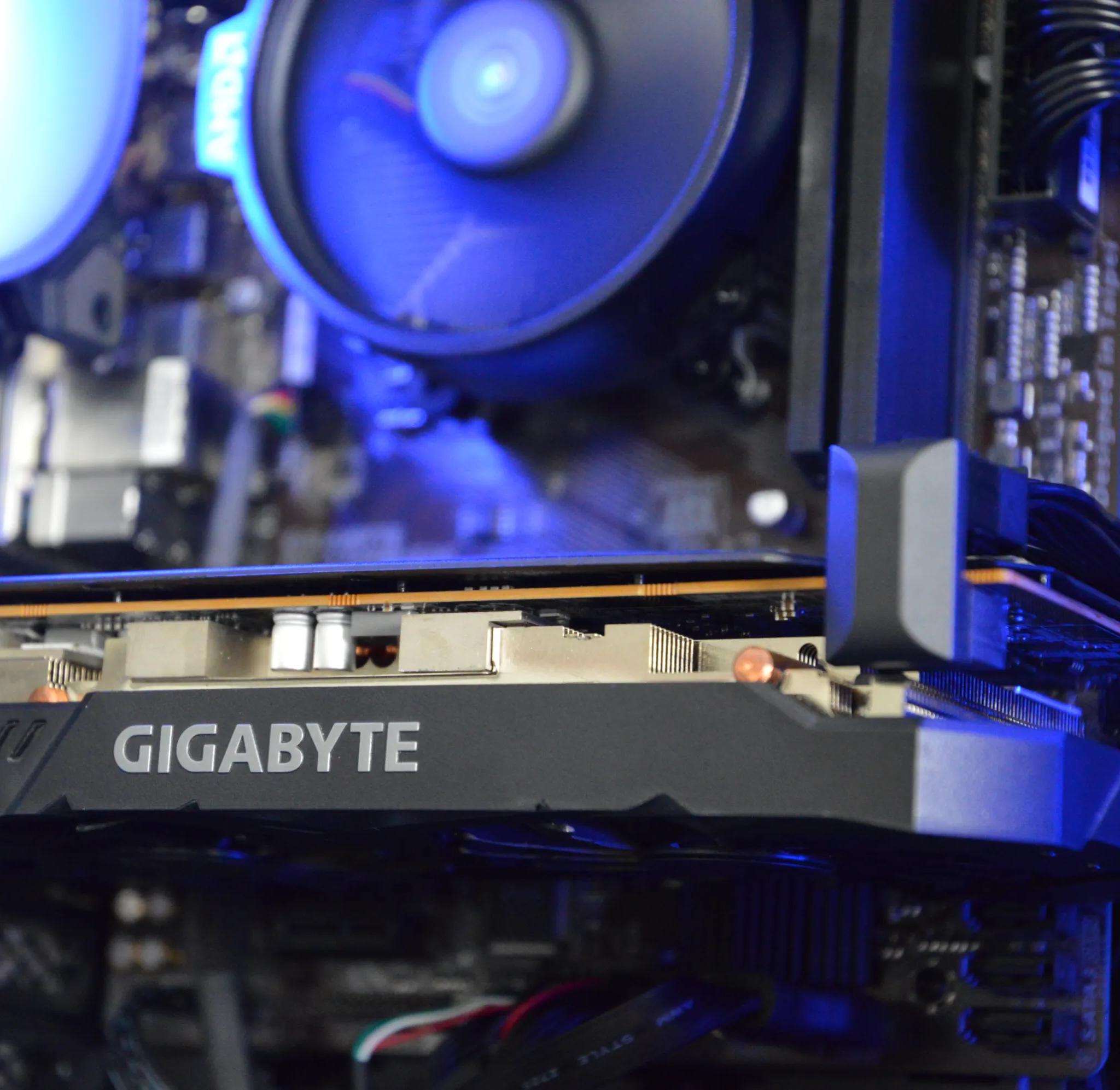 🧊🧊| RX 5500XT 8GB | RYZEN 3 2300X | 16GB DDR4 RAM | 512GB NVME SSD | The Fridge |