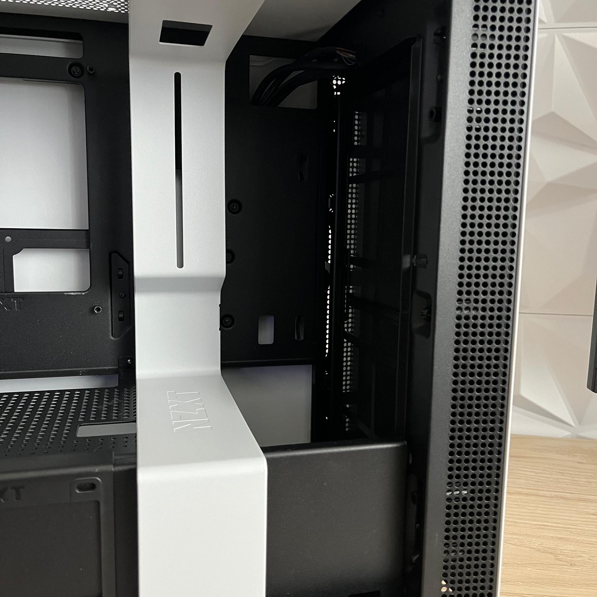 **SUMMER SALE** NZXT H210 MINI ITX GAMING CASE -  GREAT CONDITION
