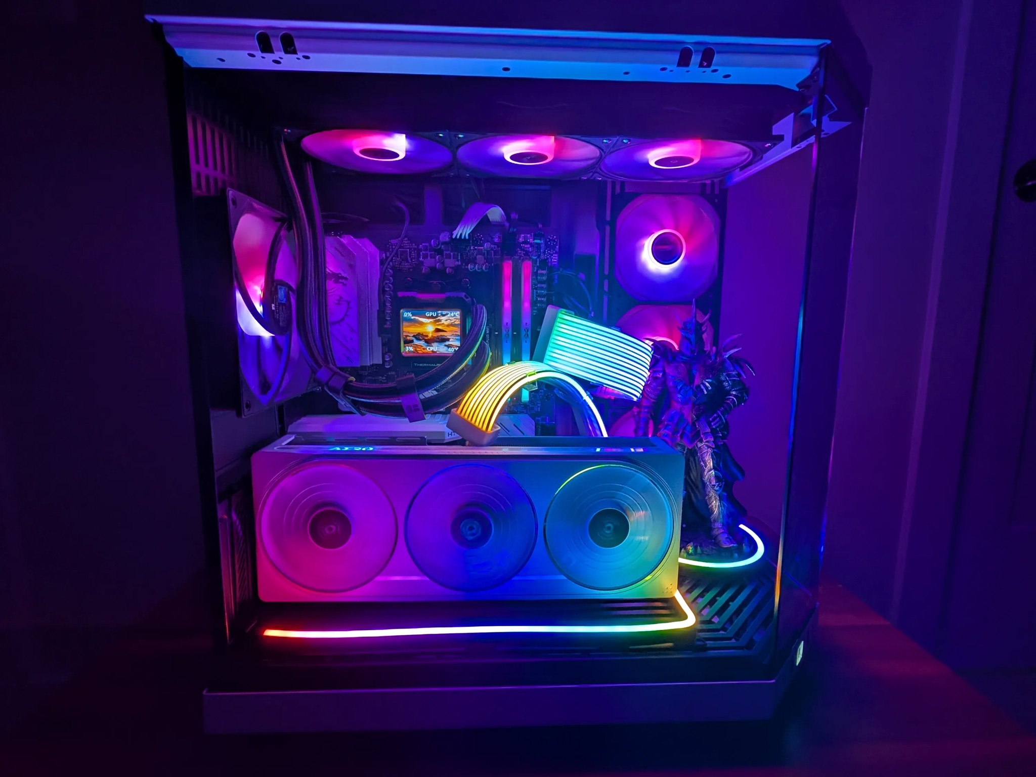 Death Knight Gaming PC - Hyte Y70 - Nvidia 5070 + Ryzen 9600X (excluding figurine)