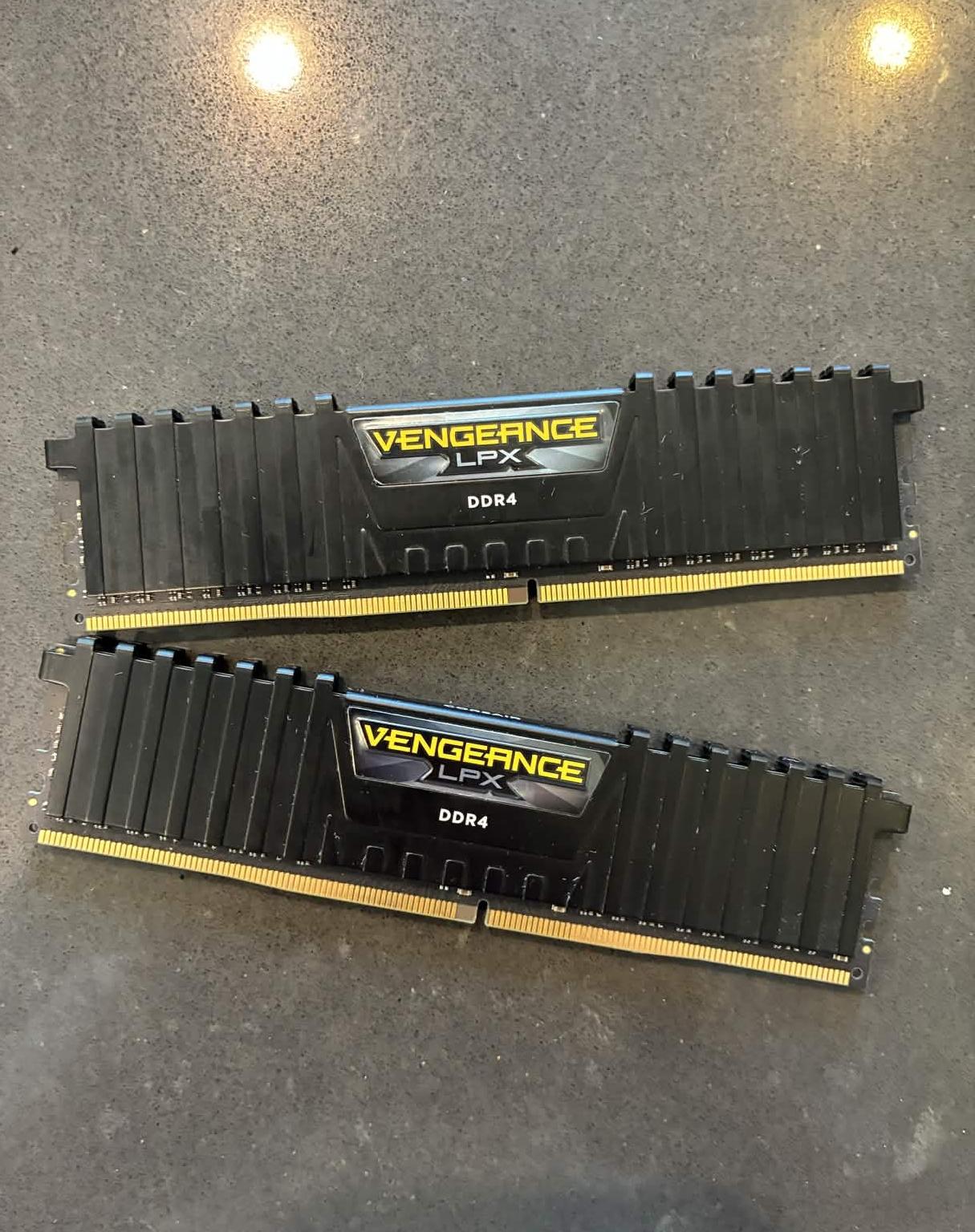 32GB Corsair Vengeance (2x16GB) DDR4-3200