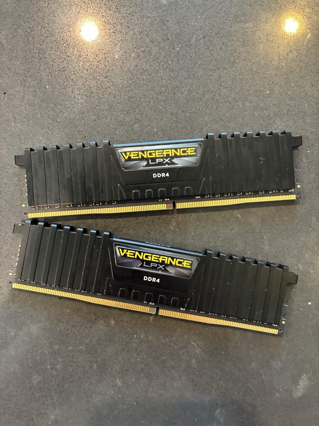 32GB Corsair Vengeance (2x16GB) DDR4-3200