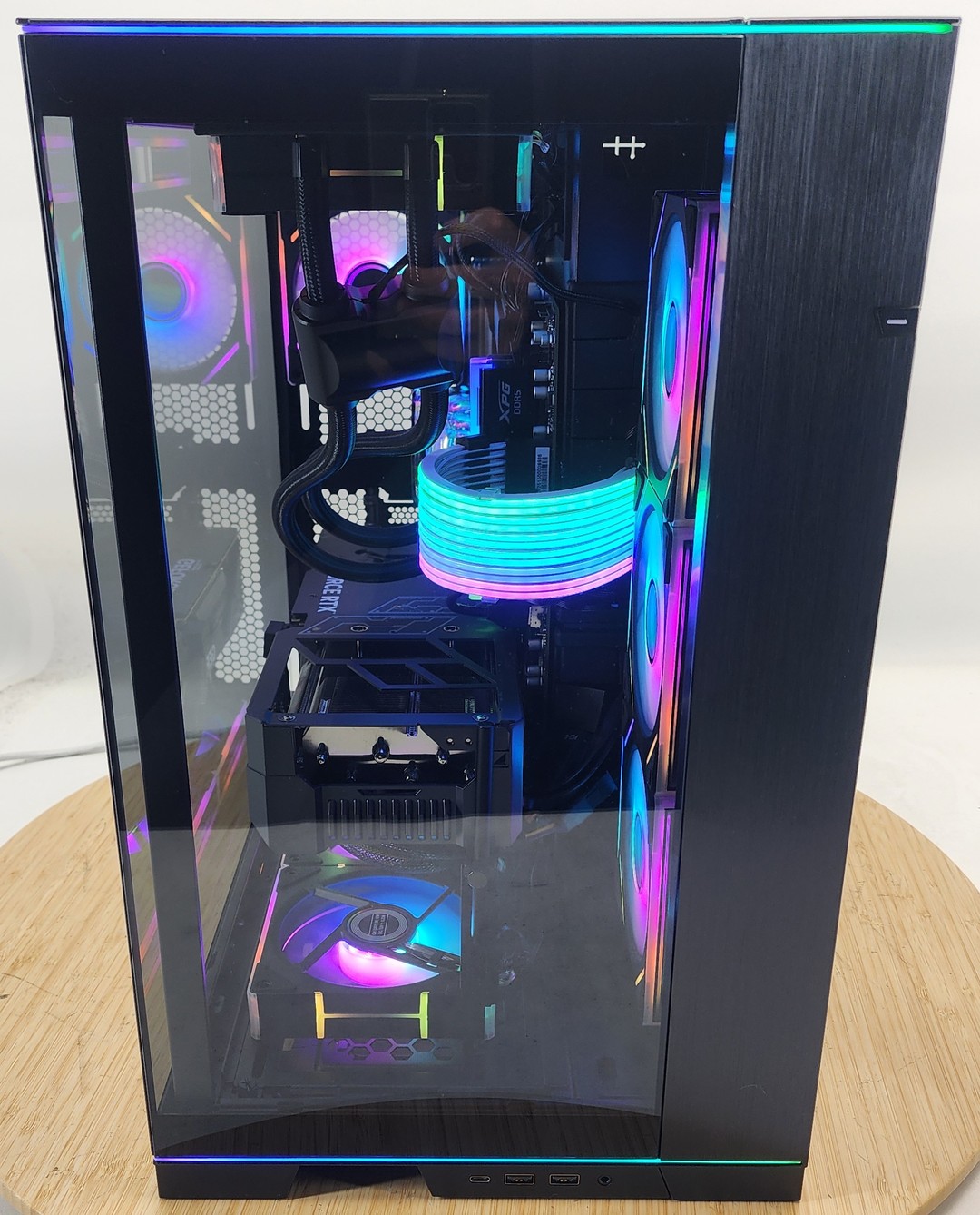 Gaming PC Ryzen 7 9800X3D 32GB RAM 2TB SSD RTX 4080 16GB Windows