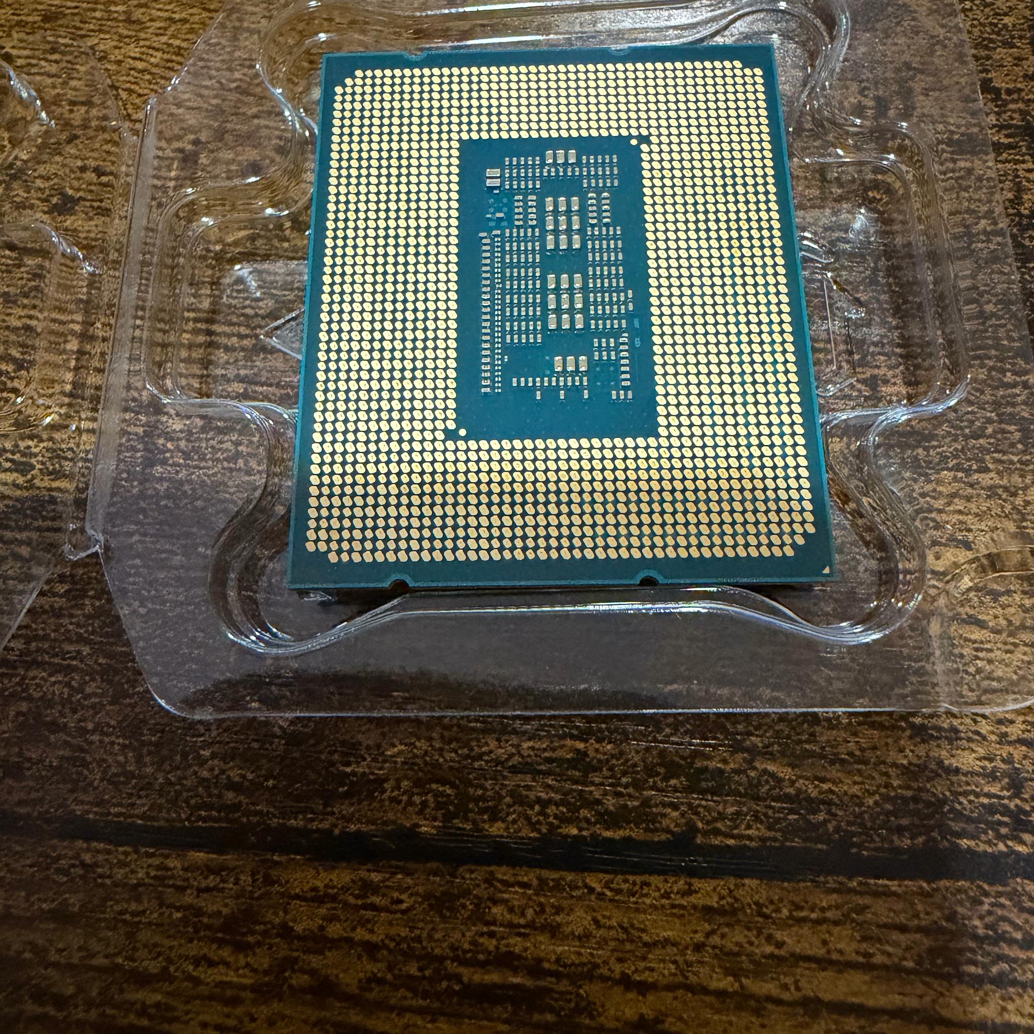 Intel Core i7-12700KF