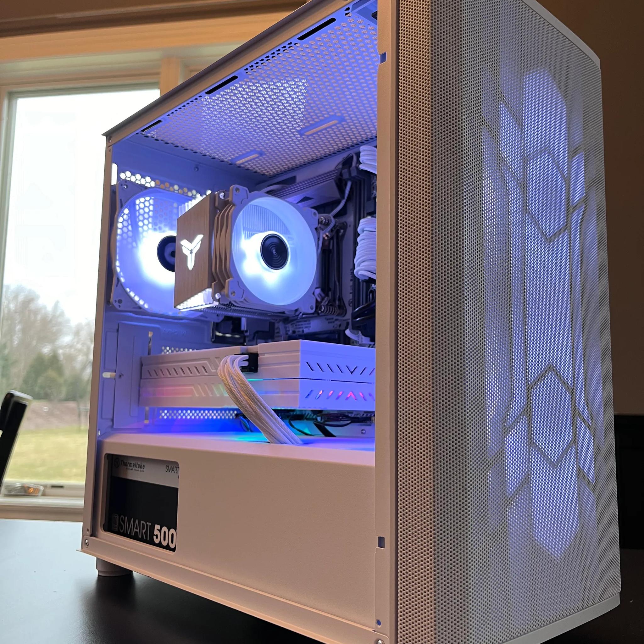 ALL WHITE GAMING PC | RX 580 | I7 5930K EQUIVALENT | 16GB DDR4 | 500GB NVME