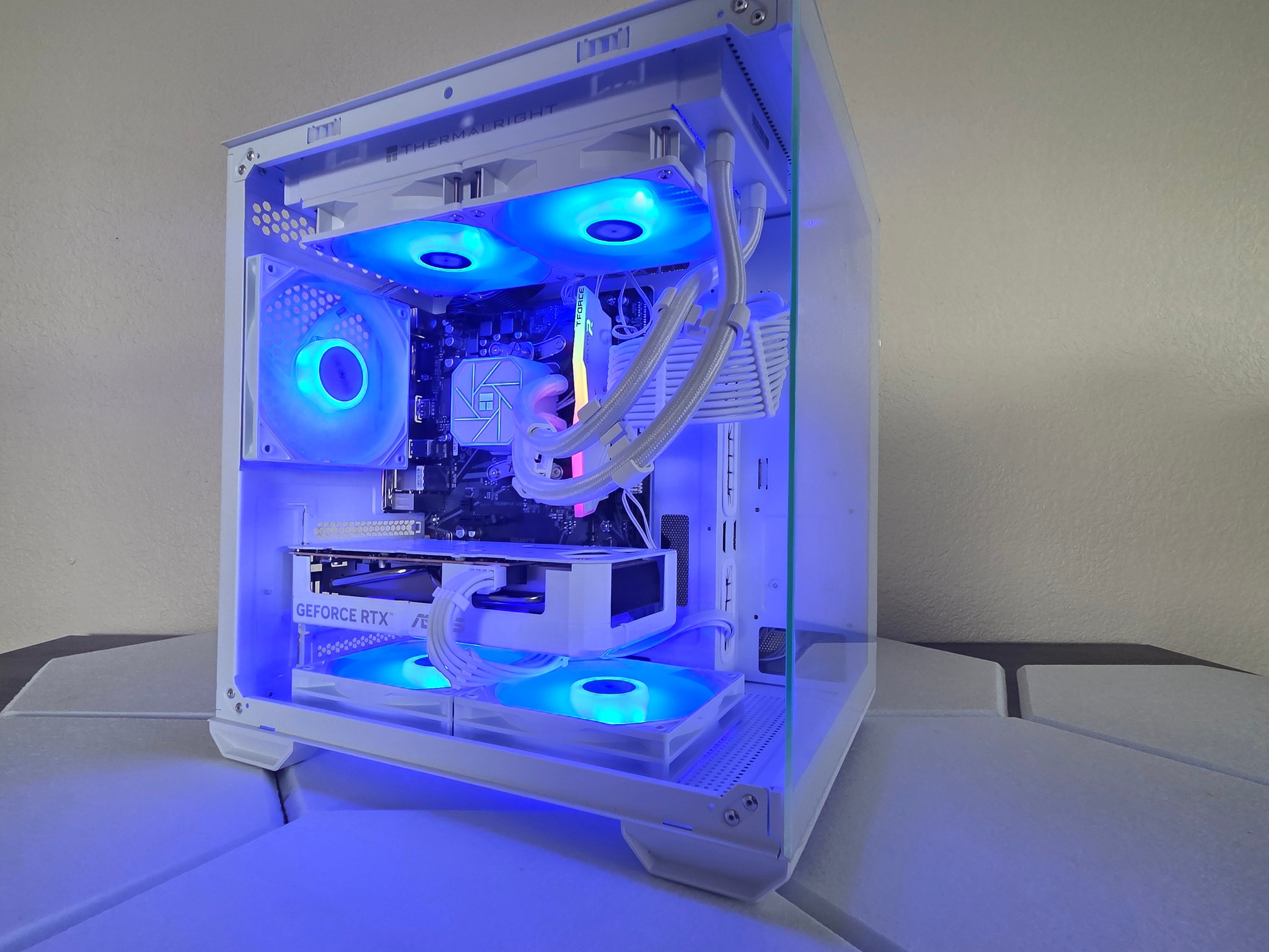 🐻‍❄️🤍❄️ Frost Mirage | RTX 5060 White Edition | Ryzen 5 5500 | AIO Liquid Cooled ❄️🤍