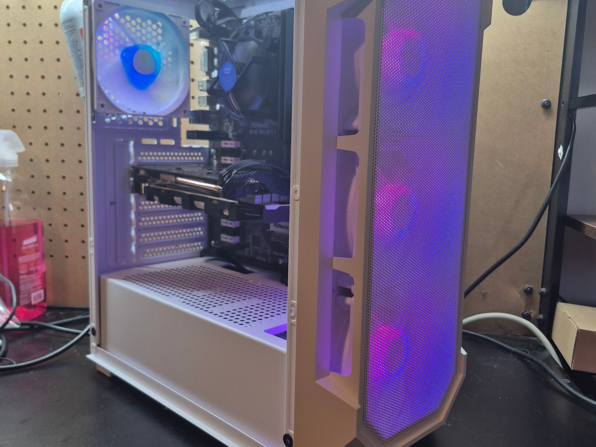 120 FPS Fortnite | i5-7400, 16GB RAM, GTX 1060 3GB, 500GB SSD, Win11, RGB
