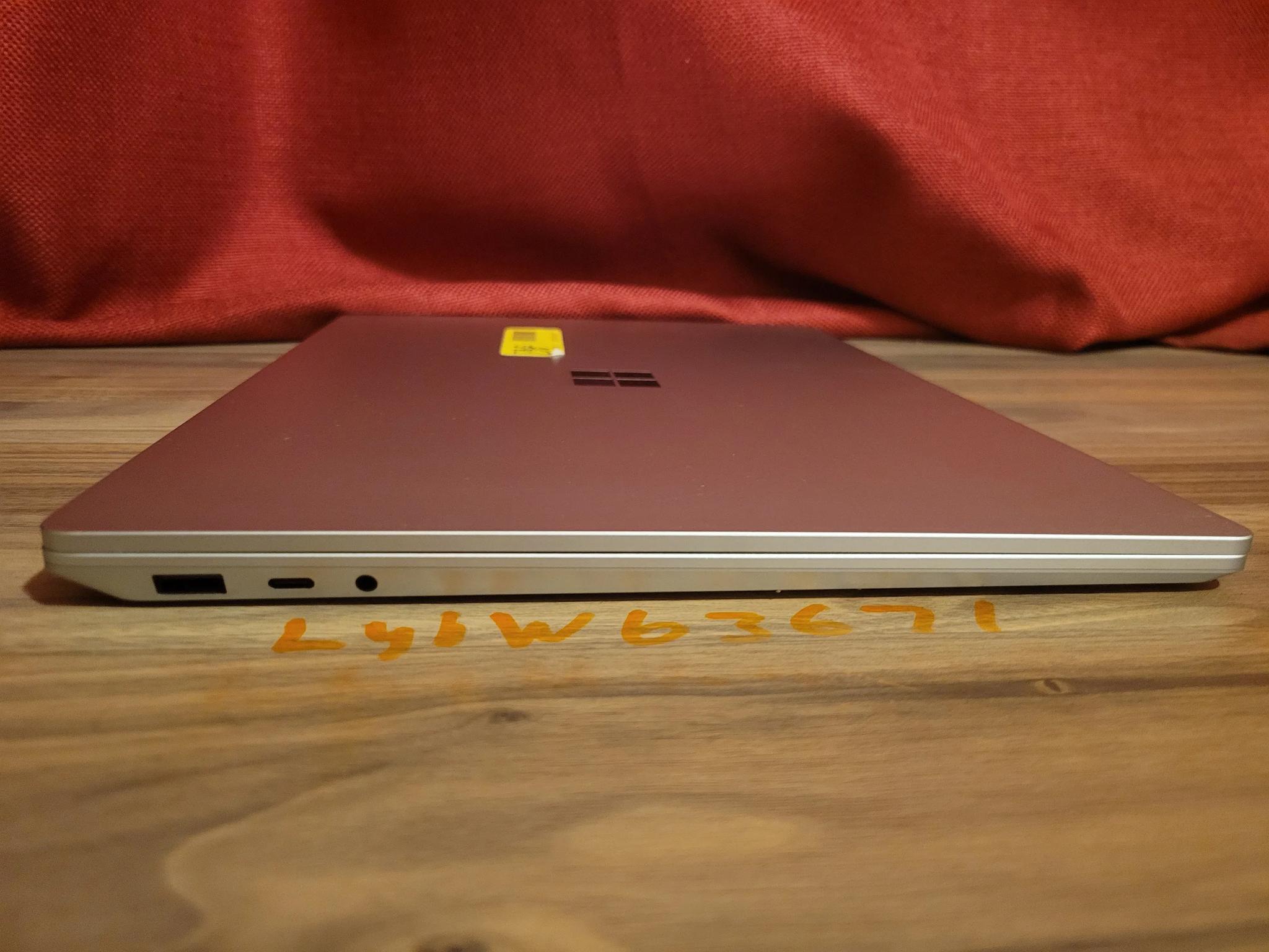 Microsoft Surface Laptop 4 - Ryzen 7 - 256gb - 15" touch screen