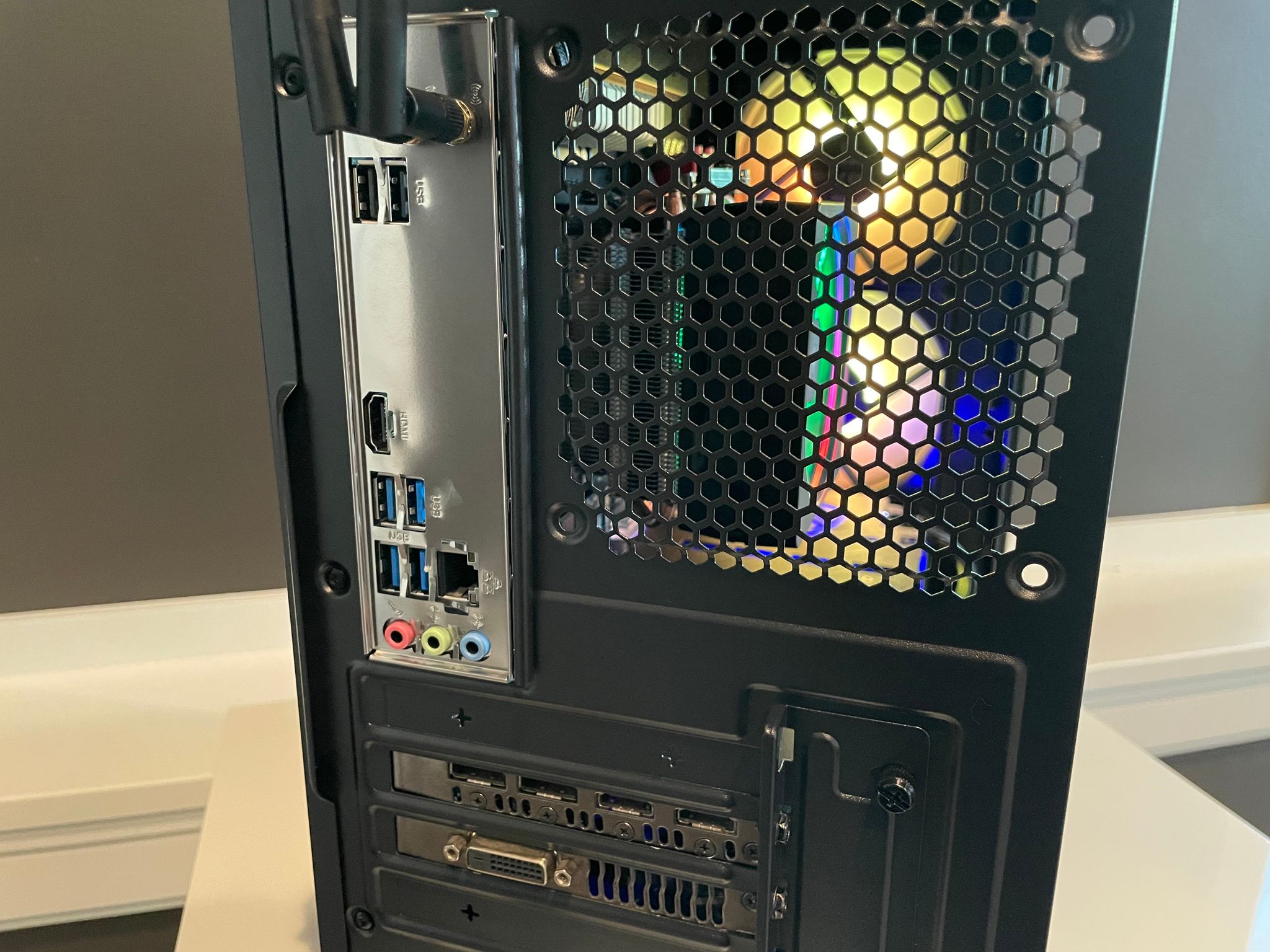🌈🌈Budget Gaming PC| GTX 1070| Ryzen 5 2600| 16gb ram| 1TB NVMe| FREE SHIPPING🌈🌈